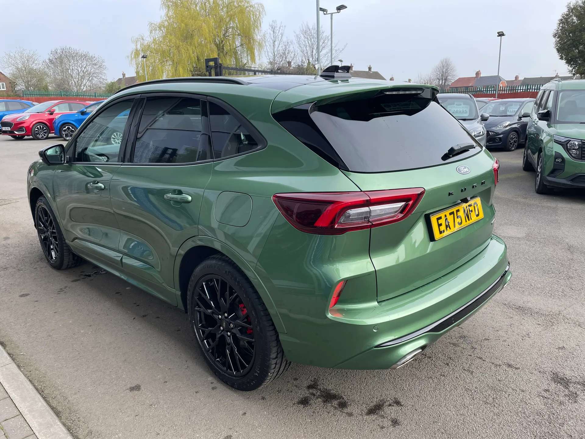A 2025 FORD KUGA 2.5 FHEV ST-Line X Black Package 5dr 4WD CVT A 2025 FORD KUGA 2.5 FHEV ST-Line X Black Package 5dr 4WD CVT