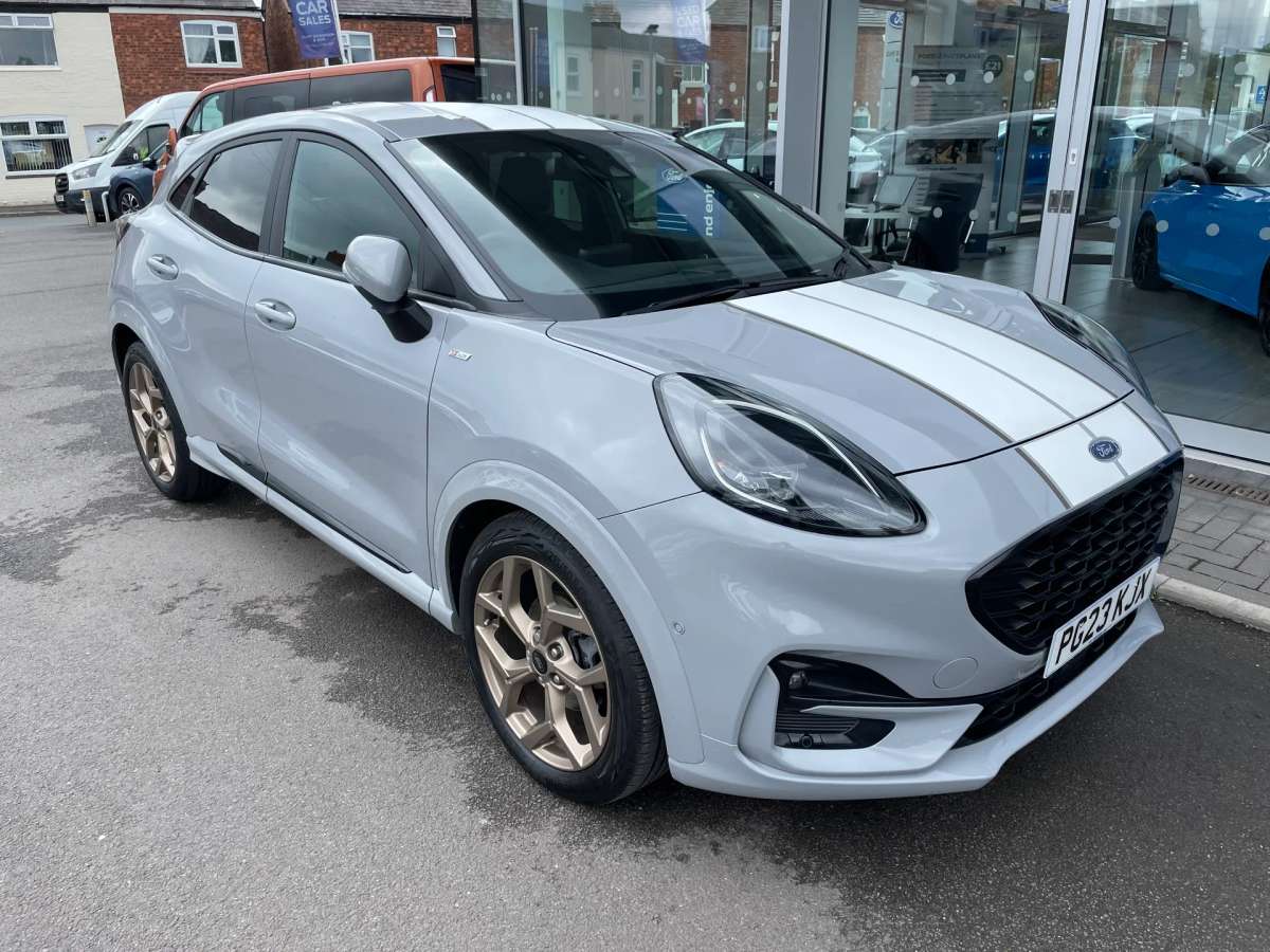 Check out this Ford Puma 2023 Petrol Manual