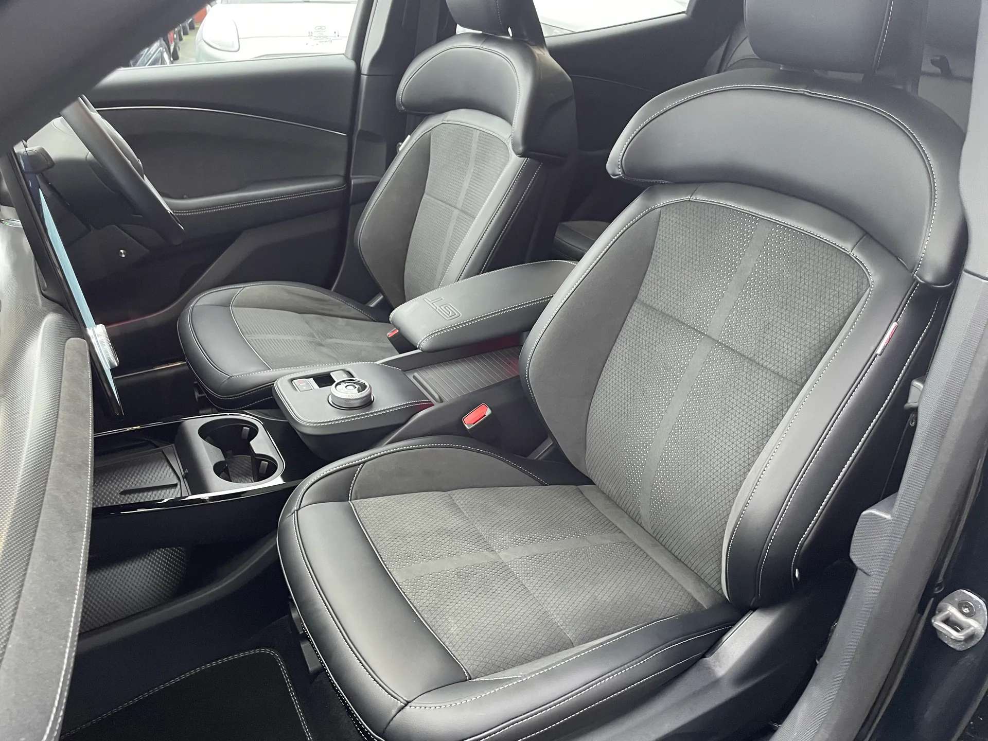 2025 FORD MUSTANG MACH-E 2025 FORD MUSTANG MACH-E