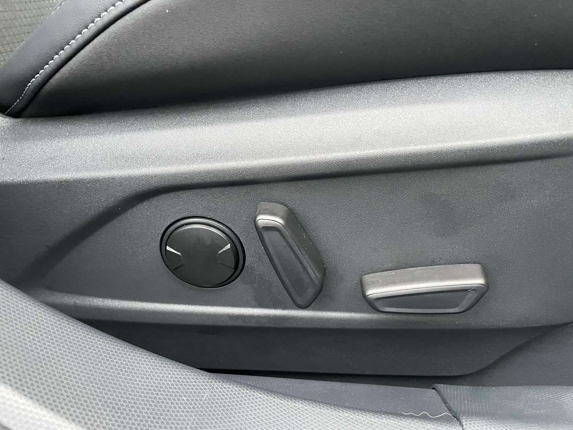 2025 FORD MUSTANG MACH-E 2025 FORD MUSTANG MACH-E