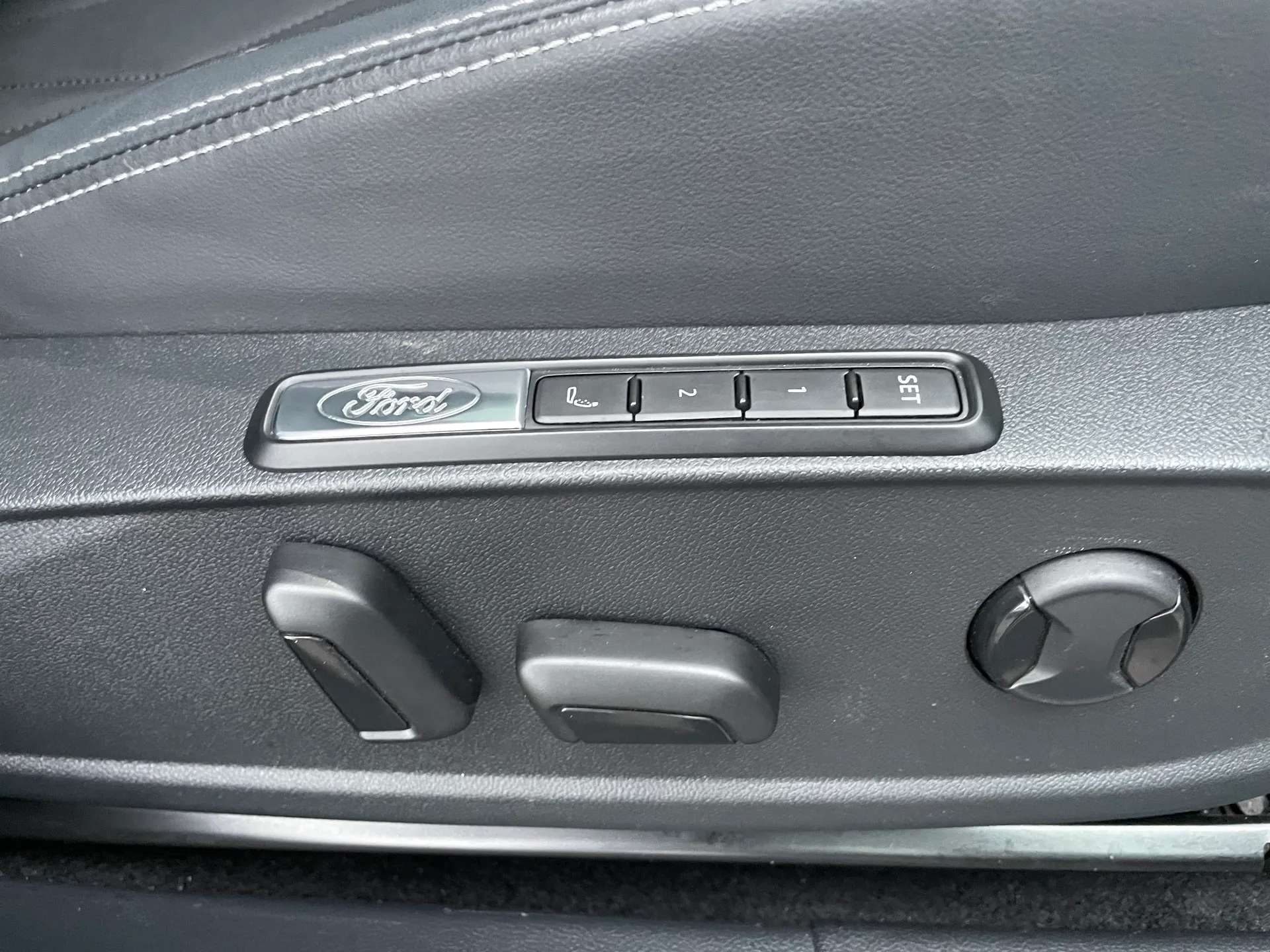 2025 FORD CAPRI 2025 FORD CAPRI