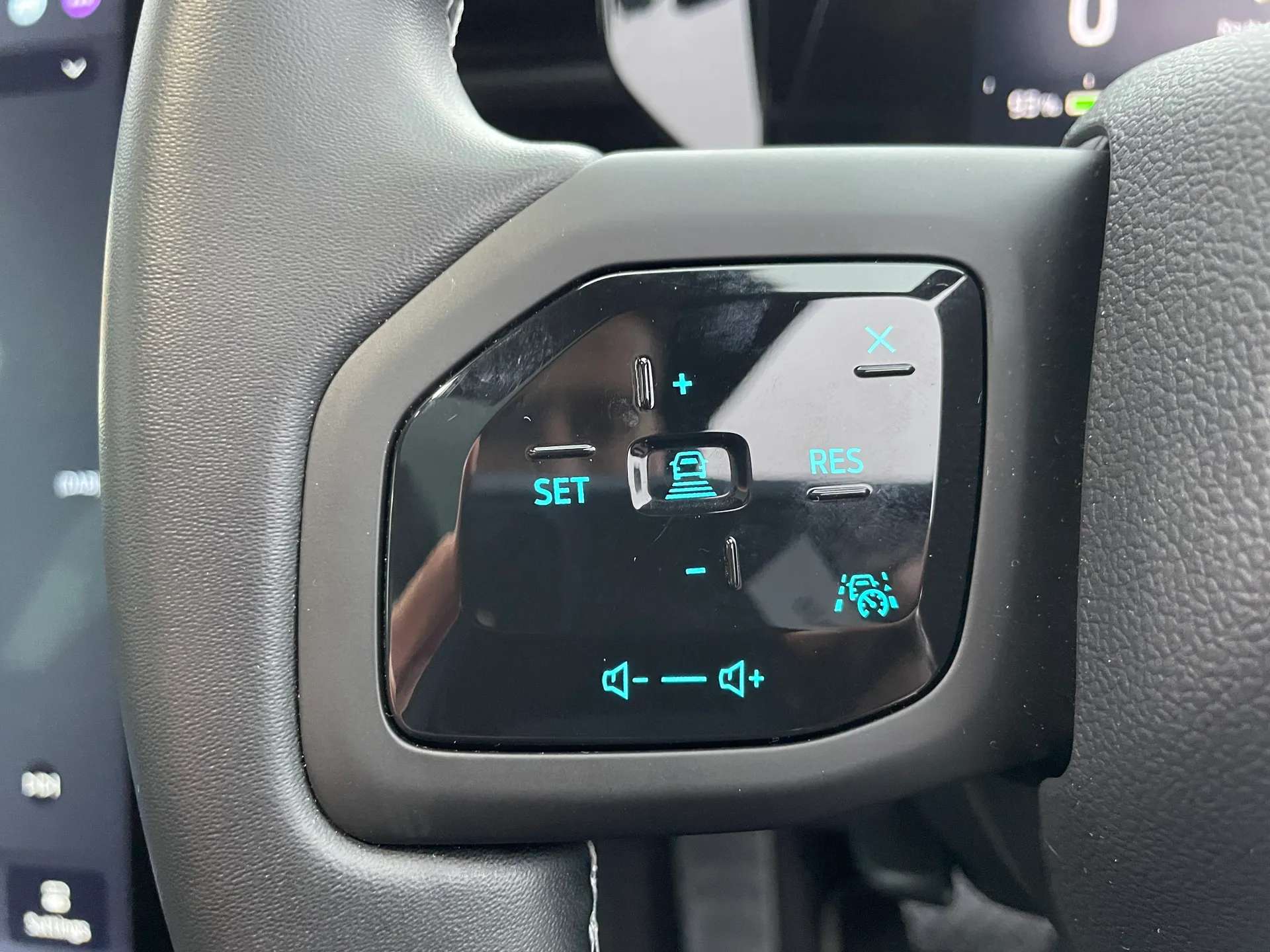 2025 FORD CAPRI 2025 FORD CAPRI