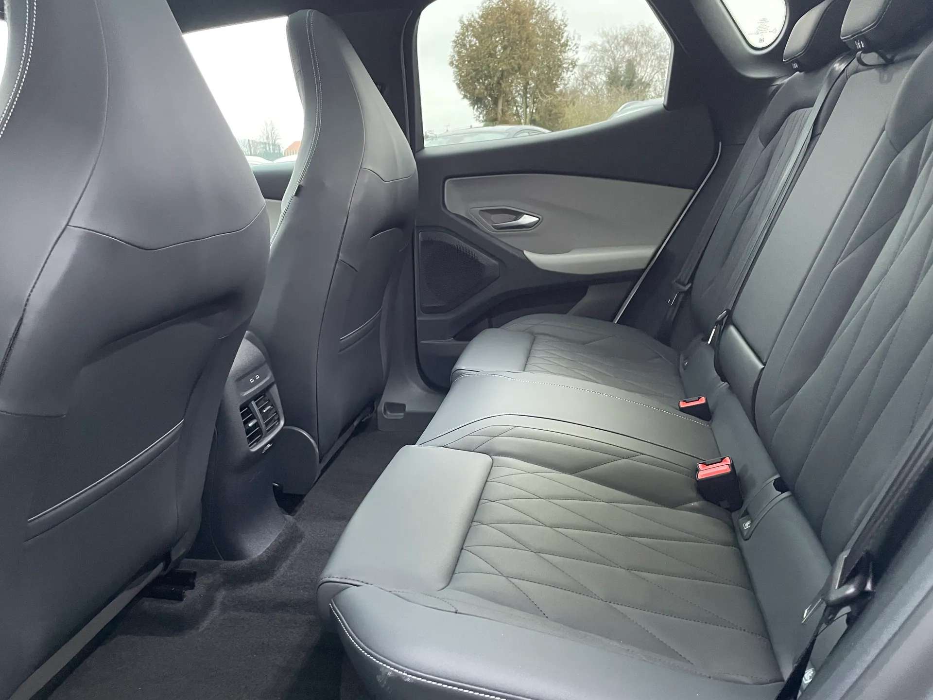 2025 FORD CAPRI 2025 FORD CAPRI