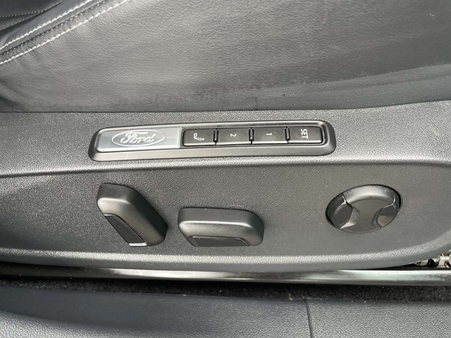 2024 FORD EXPLORER 2024 FORD EXPLORER