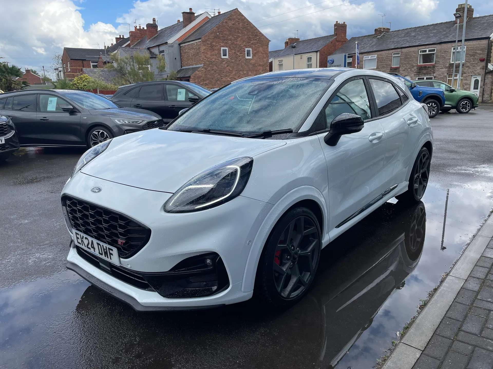 A 2024 FORD PUMA 1.0 EcoBoost Hybrid mHEV ST 5dr DCT A 2024 FORD PUMA 1.0 EcoBoost Hybrid mHEV ST 5dr DCT