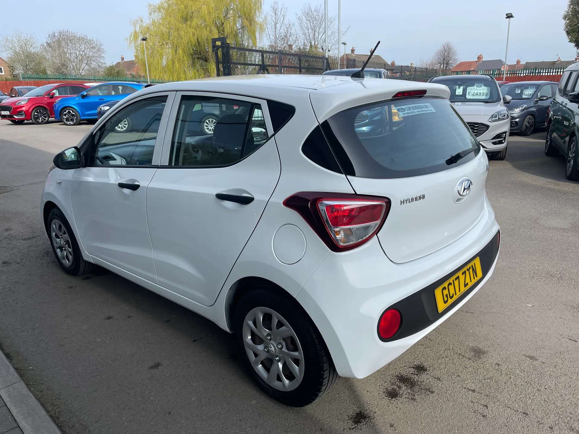 A 2017 HYUNDAI I10 1.0 S 5dr A 2017 HYUNDAI I10 1.0 S 5dr
