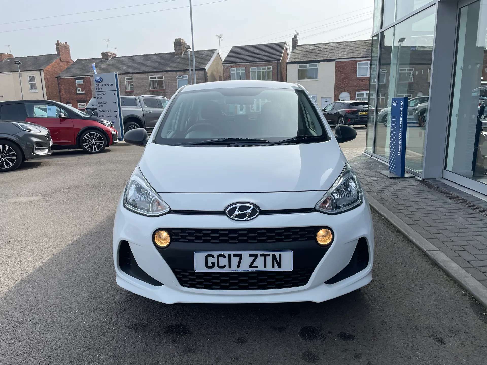 A 2017 HYUNDAI I10 1.0 S 5dr A 2017 HYUNDAI I10 1.0 S 5dr