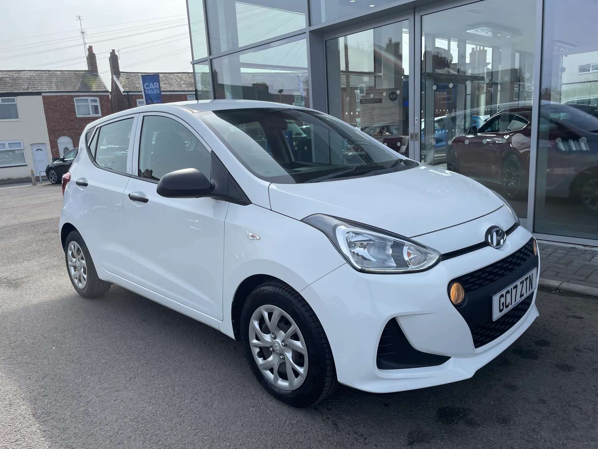 A 2017 HYUNDAI I10 1.0 S 5dr A 2017 HYUNDAI I10 1.0 S 5dr