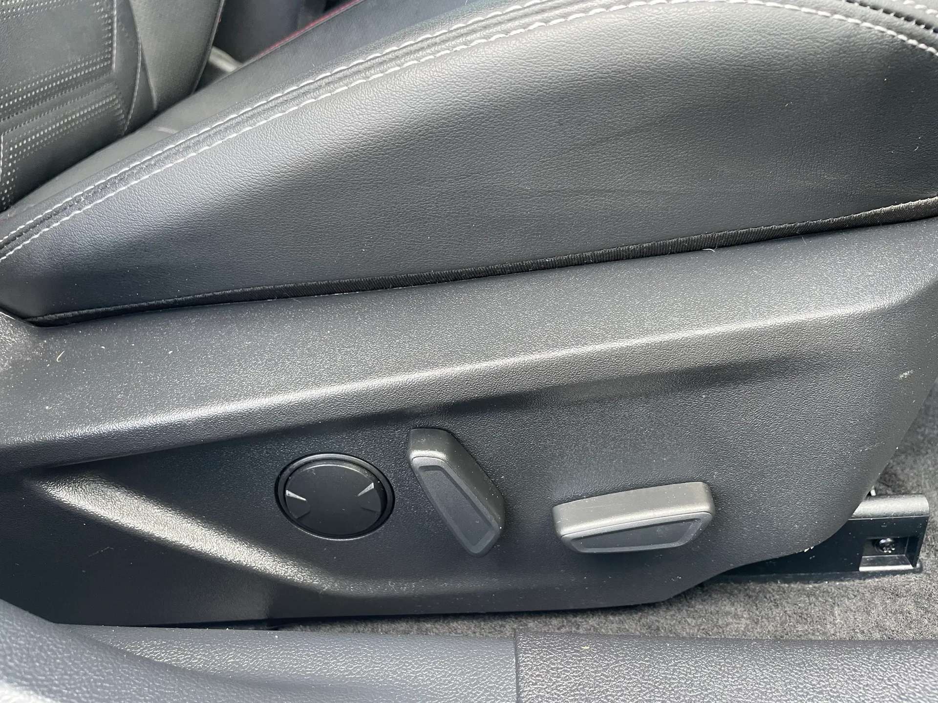2025 FORD FOCUS 2025 FORD FOCUS
