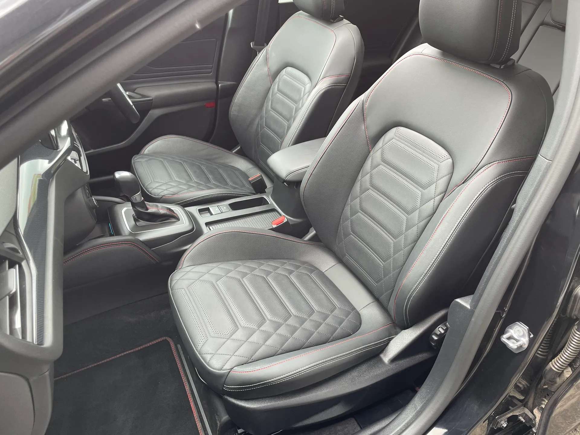 2025 FORD FOCUS 2025 FORD FOCUS