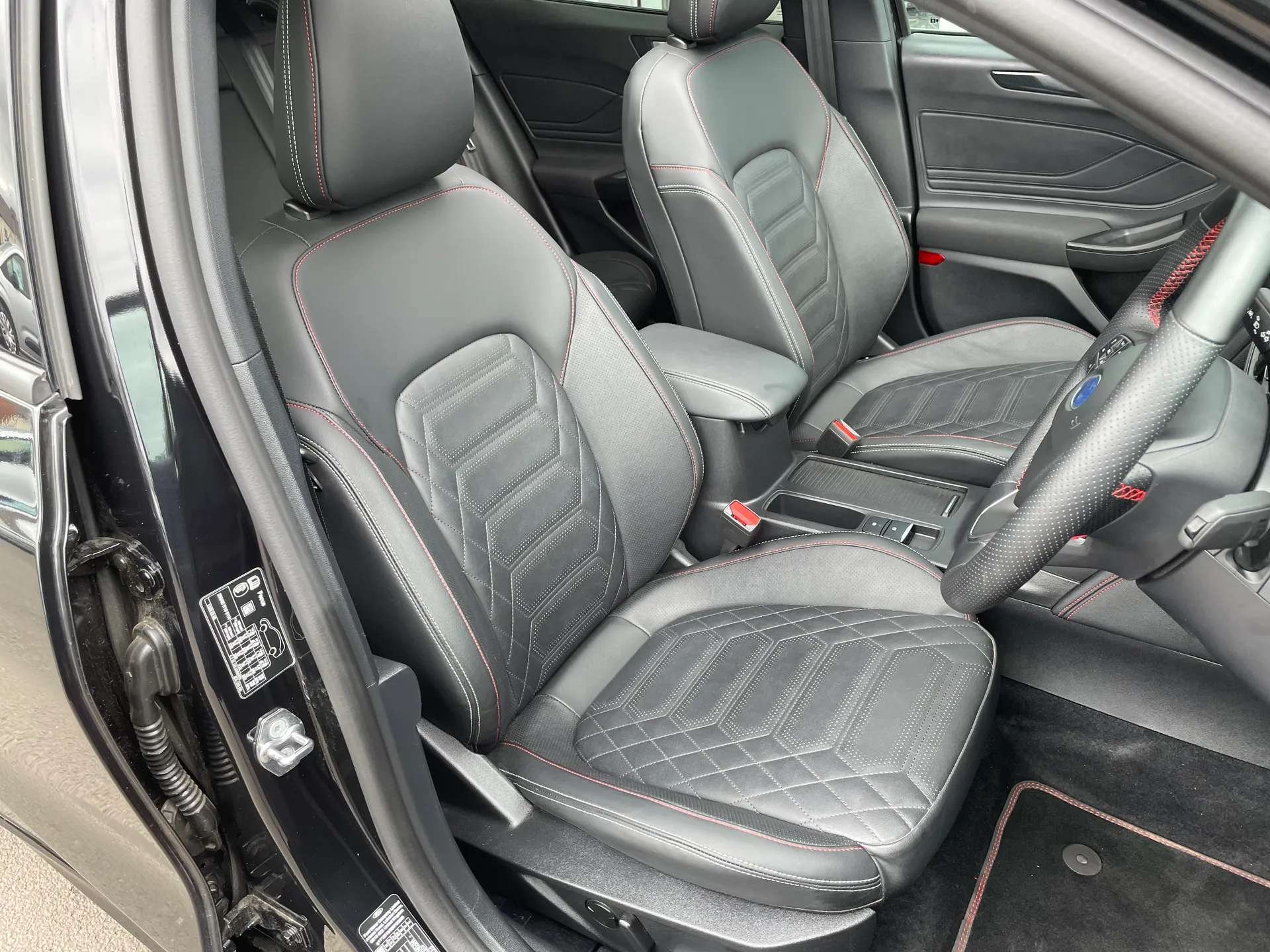 2025 FORD FOCUS 2025 FORD FOCUS