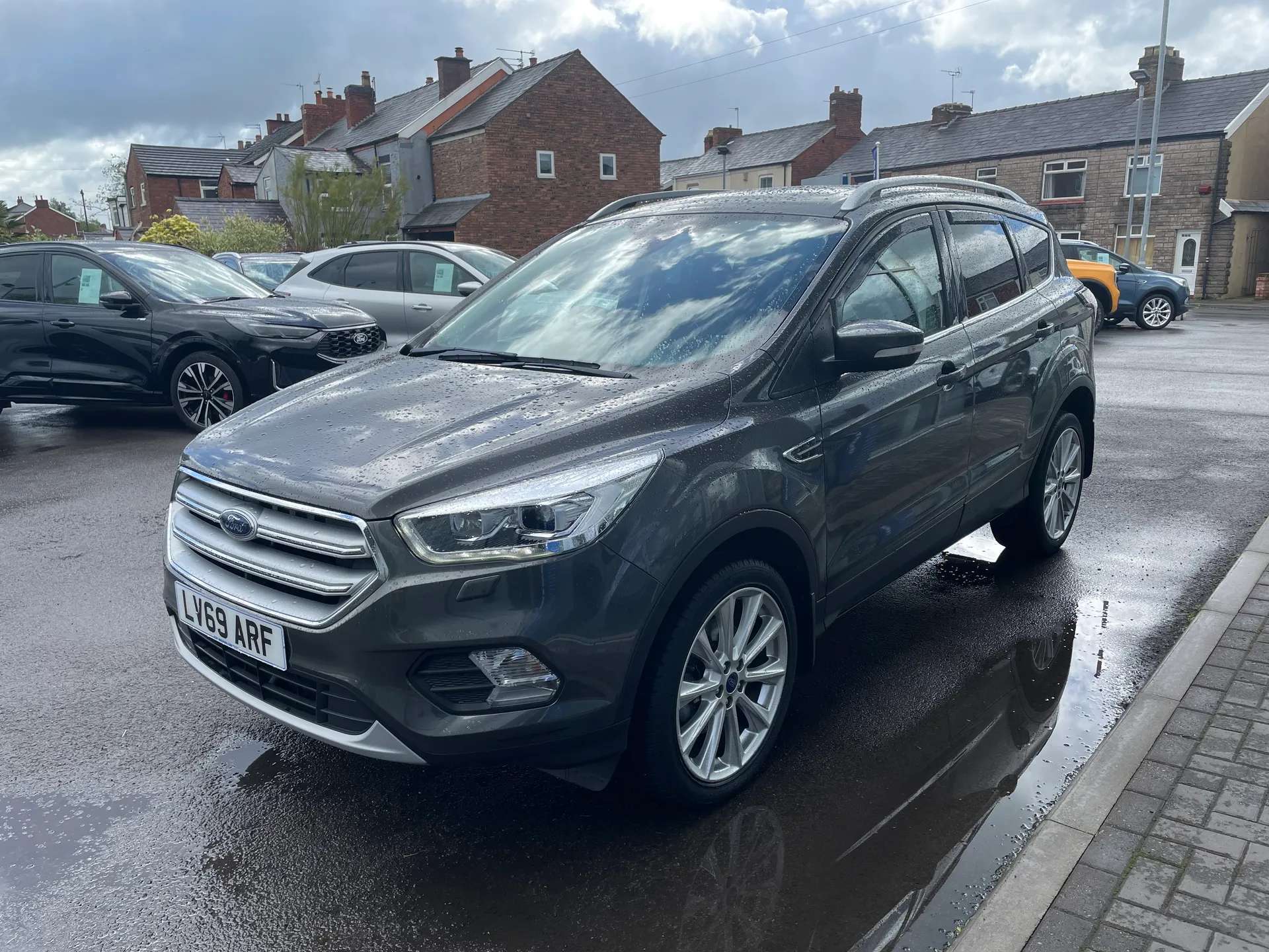 A 2019 FORD KUGA 2.0 TDCi 180 Titanium X Edition 5dr Auto A 2019 FORD KUGA 2.0 TDCi 180 Titanium X Edition 5dr Auto