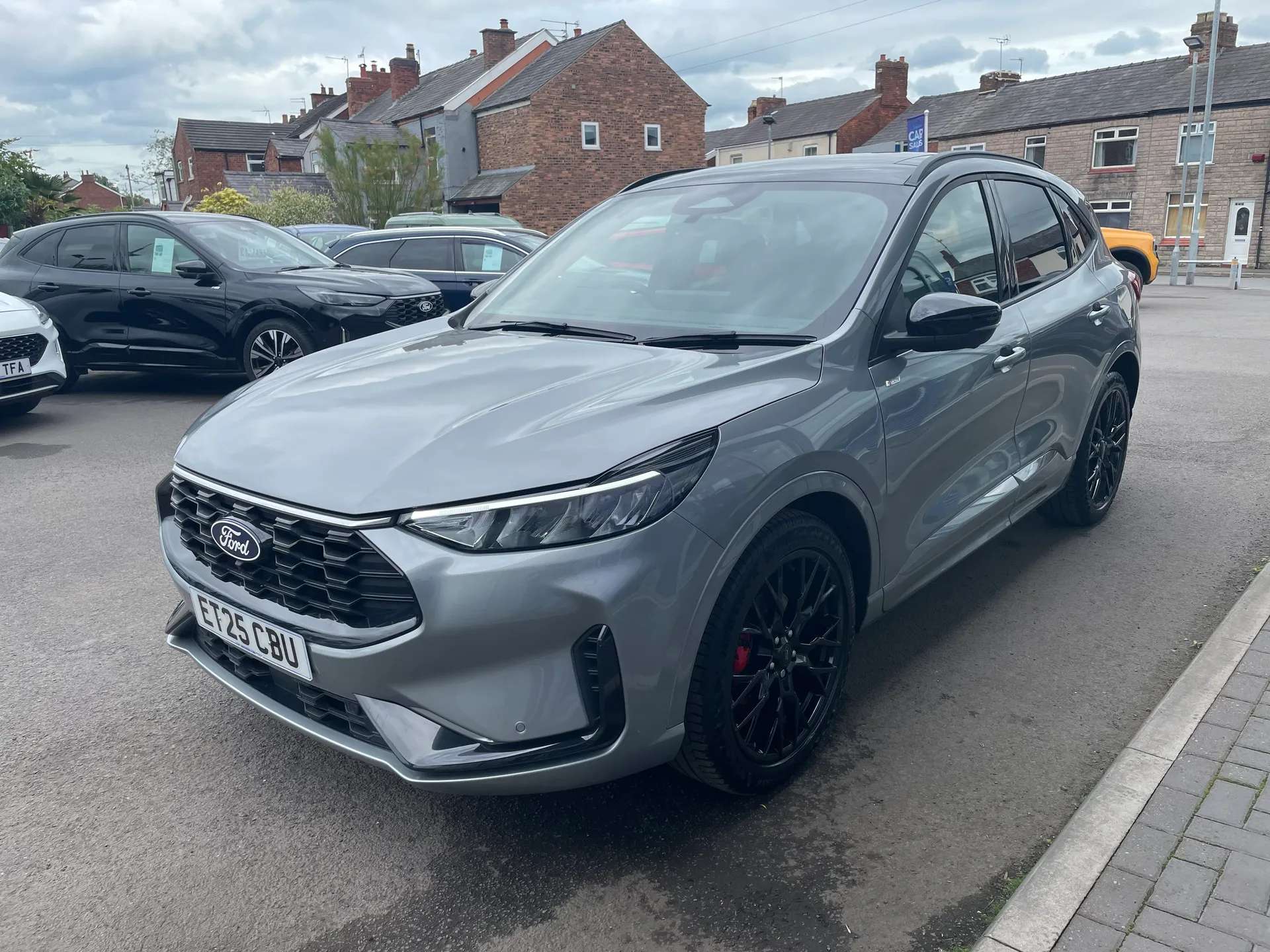 A 2025 FORD KUGA 2.5 FHEV ST-Line X 5dr CVT A 2025 FORD KUGA 2.5 FHEV ST-Line X 5dr CVT