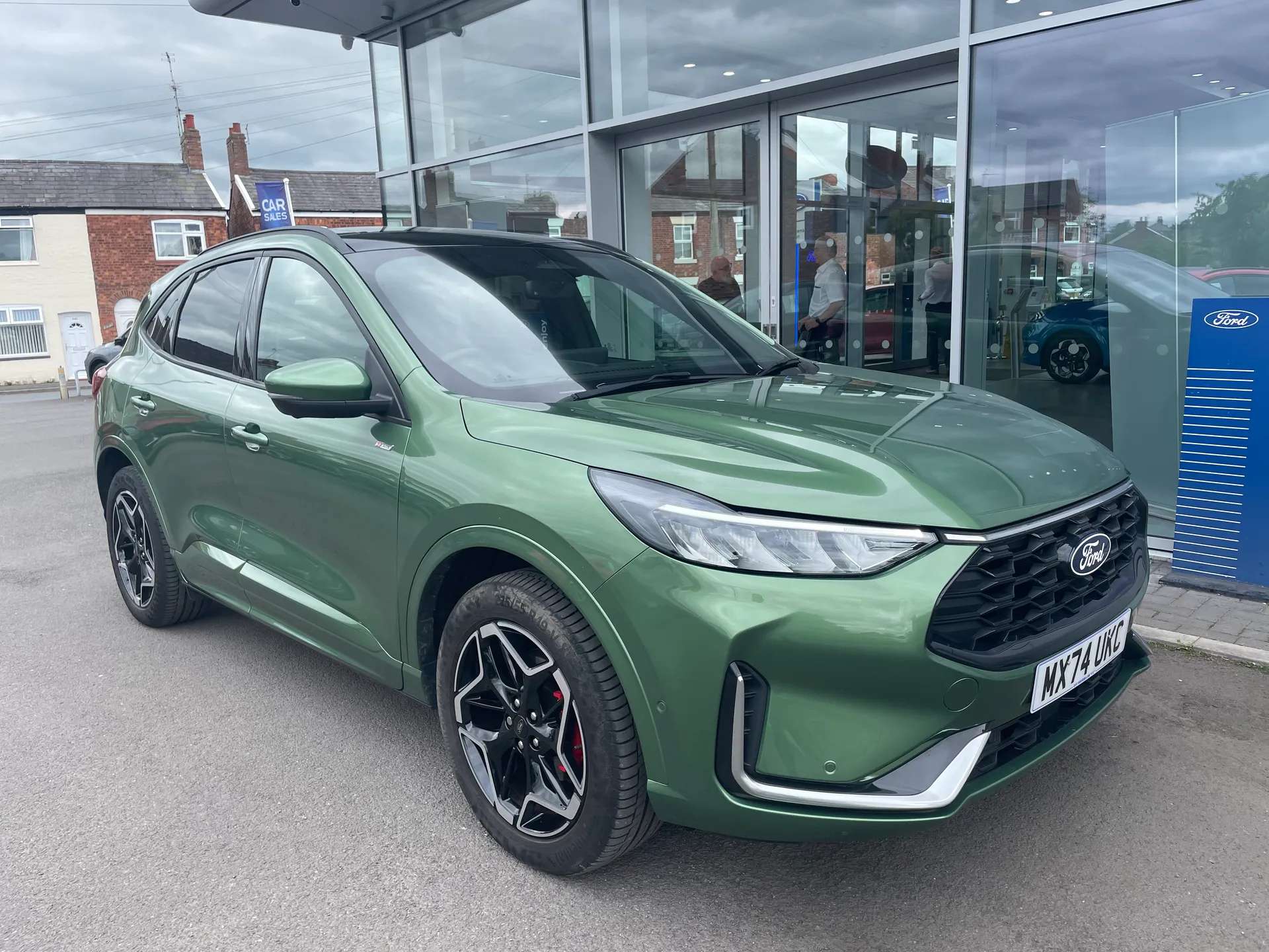 A 2024 FORD KUGA 2.5 PHEV ST-Line X 5dr CVT A 2024 FORD KUGA 2.5 PHEV ST-Line X 5dr CVT