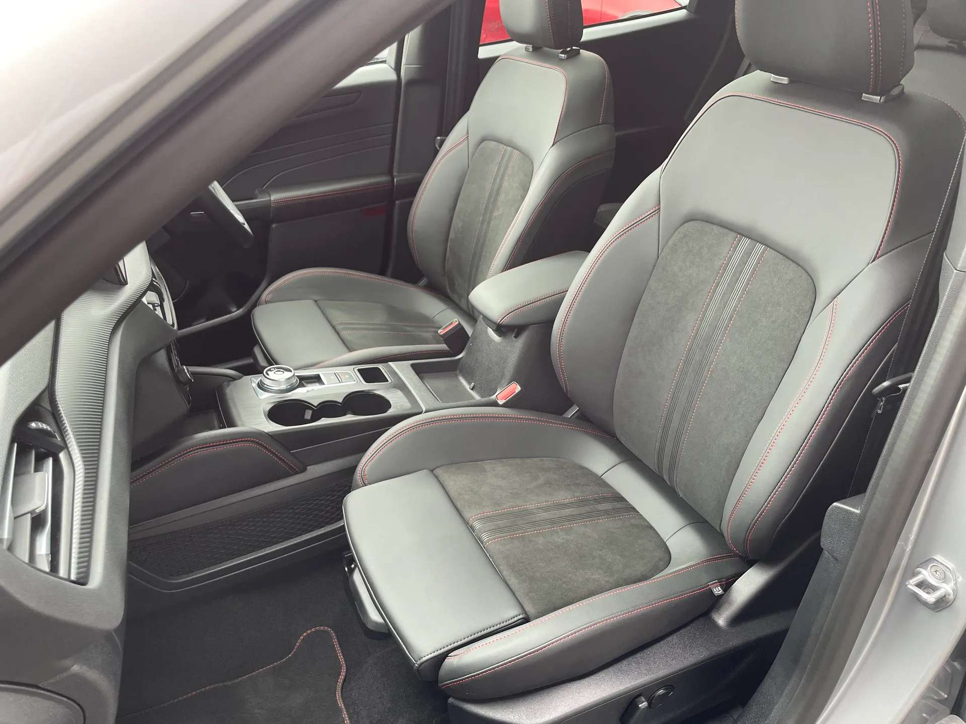 2025 FORD KUGA 2025 FORD KUGA