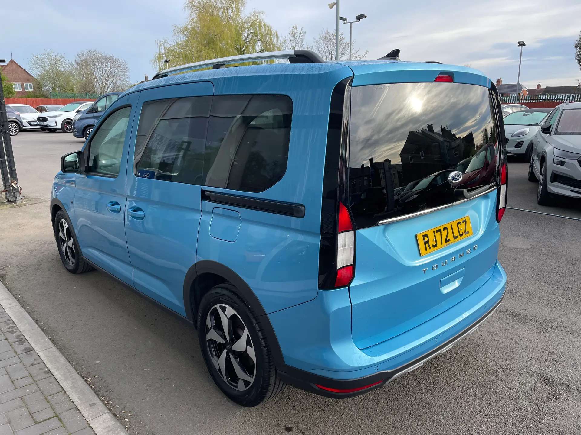 A 2022 FORD TOURNEO CONNECT 2.0 EcoBlue Active 5dr A 2022 FORD TOURNEO CONNECT 2.0 EcoBlue Active 5dr