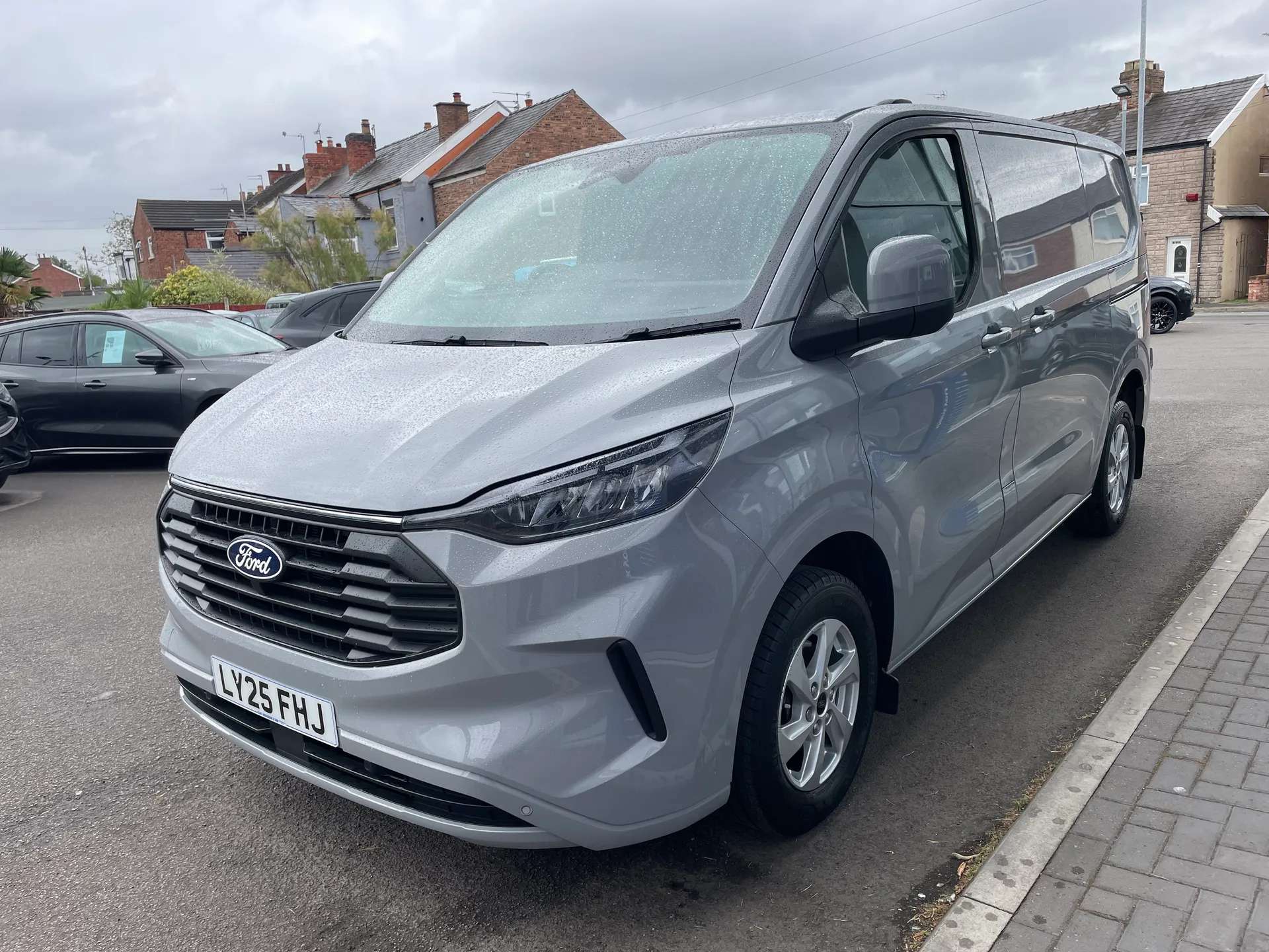 A 2025 FORD TRANSIT CUSTOM 2.0 EcoBlue 136ps H1 Van Limited Auto A 2025 FORD TRANSIT CUSTOM 2.0 EcoBlue 136ps H1 Van Limited Auto