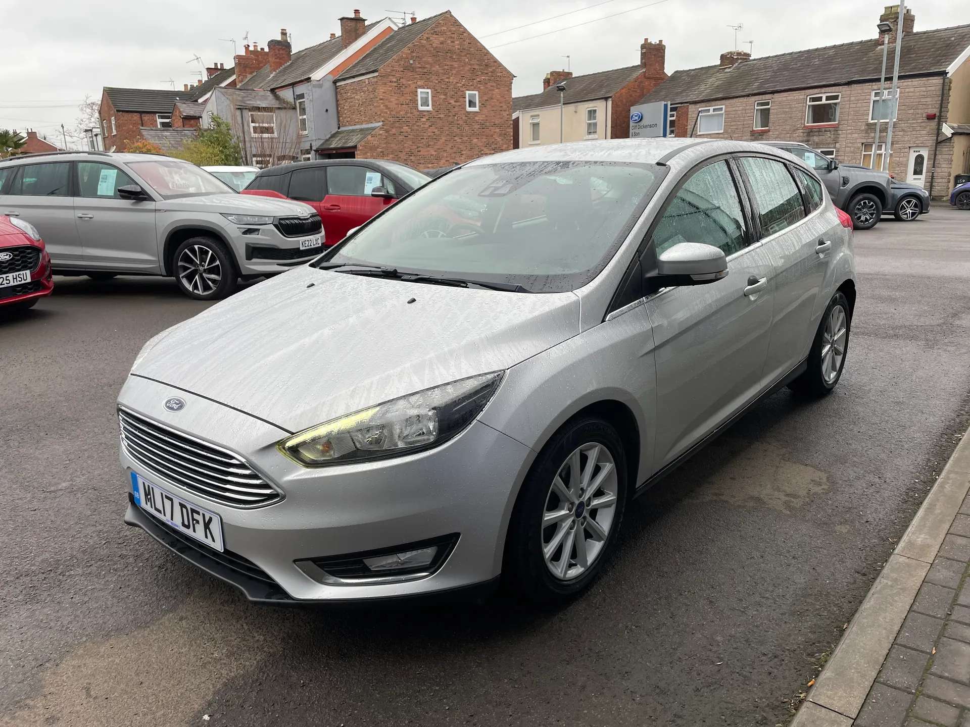 A 2017 FORD FOCUS 1.0 EcoBoost 125 Titanium Navigation 5dr A 2017 FORD FOCUS 1.0 EcoBoost 125 Titanium Navigation 5dr