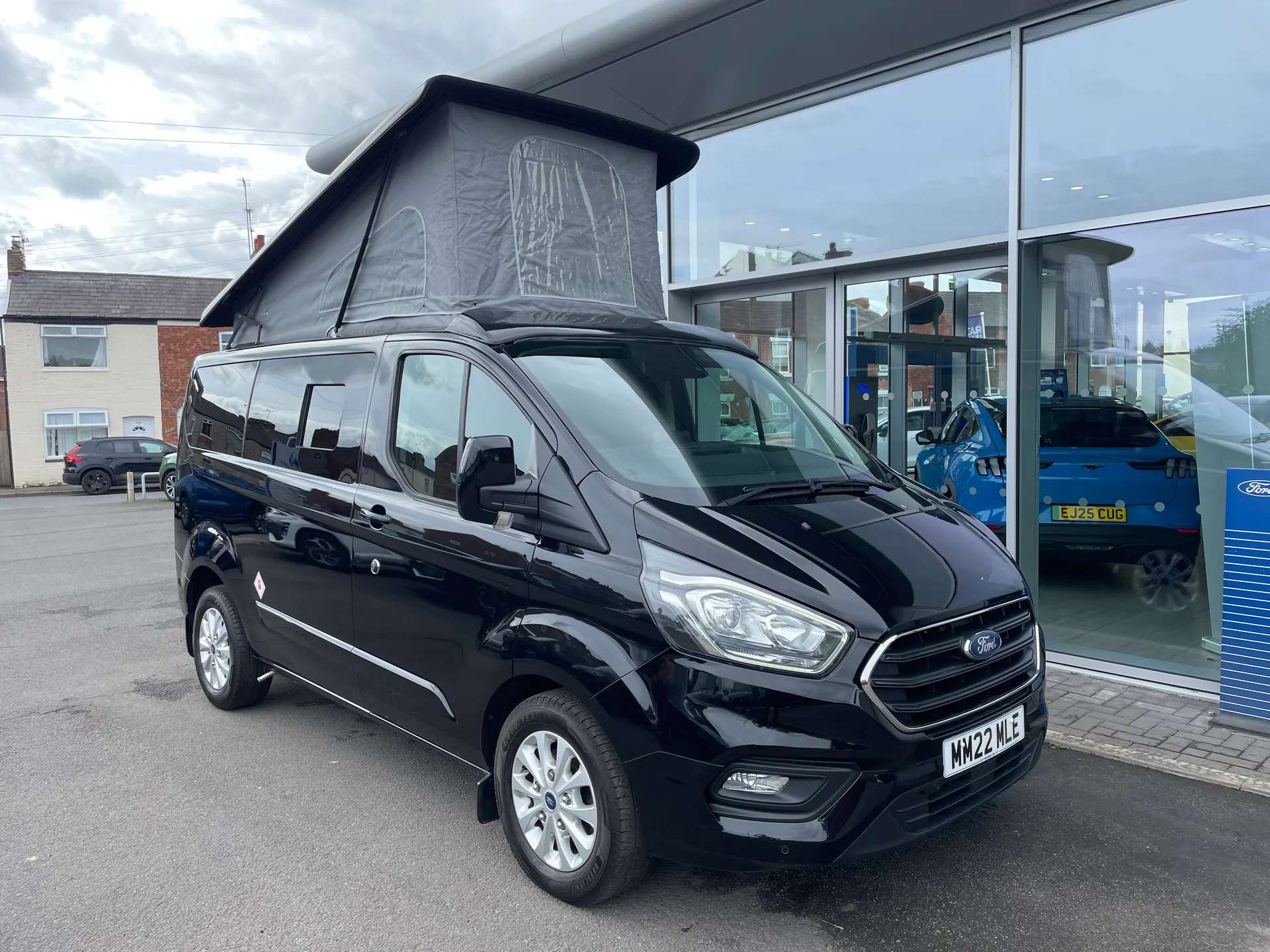 A 2022 FORD TRANSIT CUSTOM 2.0 EcoBlue 130ps Low Roof Limited Camper Conversion A 2022 FORD TRANSIT CUSTOM 2.0 EcoBlue 130ps Low Roof Limited Camper Conversion