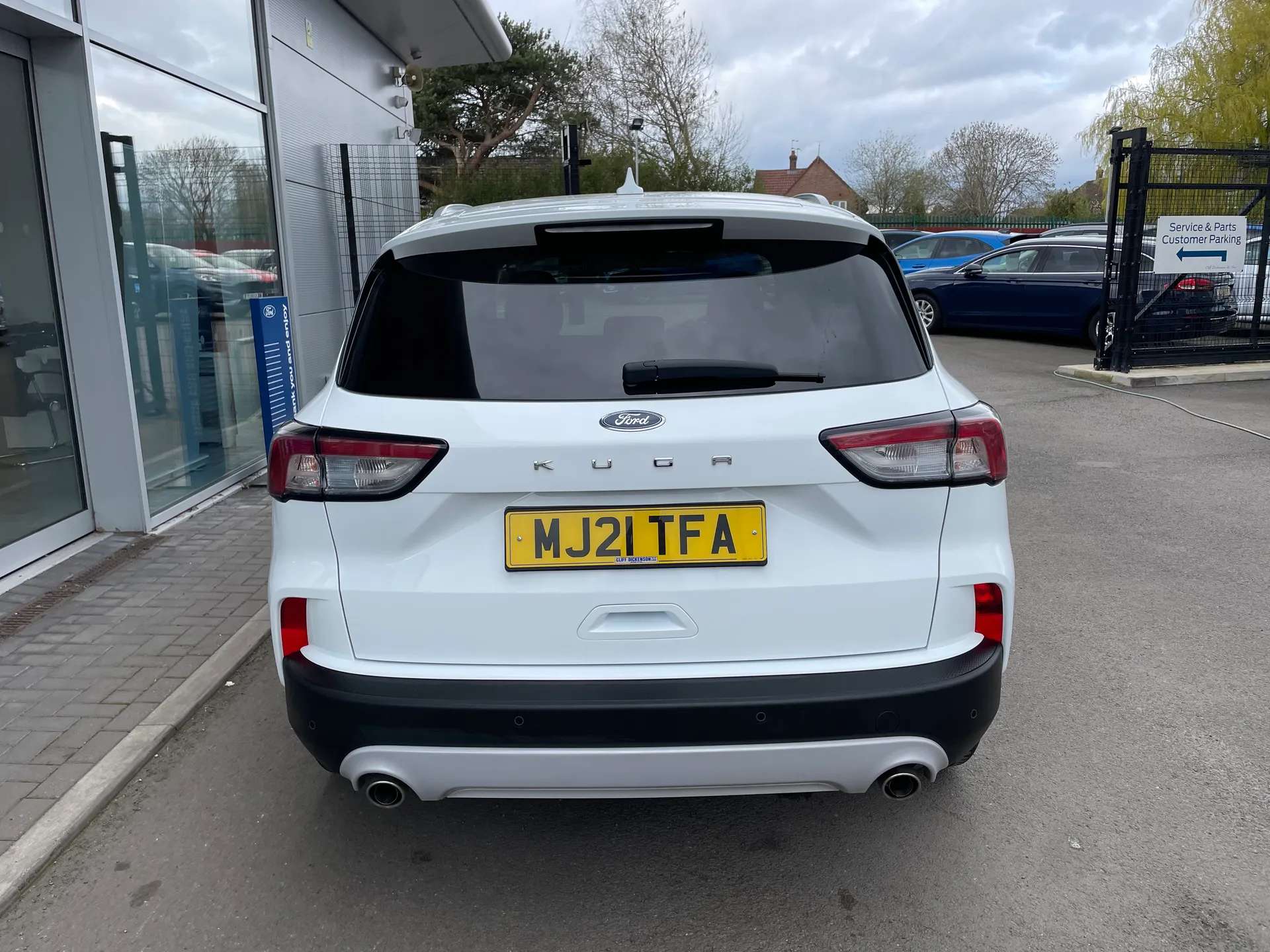 A 2021 FORD KUGA 1.5 EcoBoost Zetec 5dr A 2021 FORD KUGA 1.5 EcoBoost Zetec 5dr