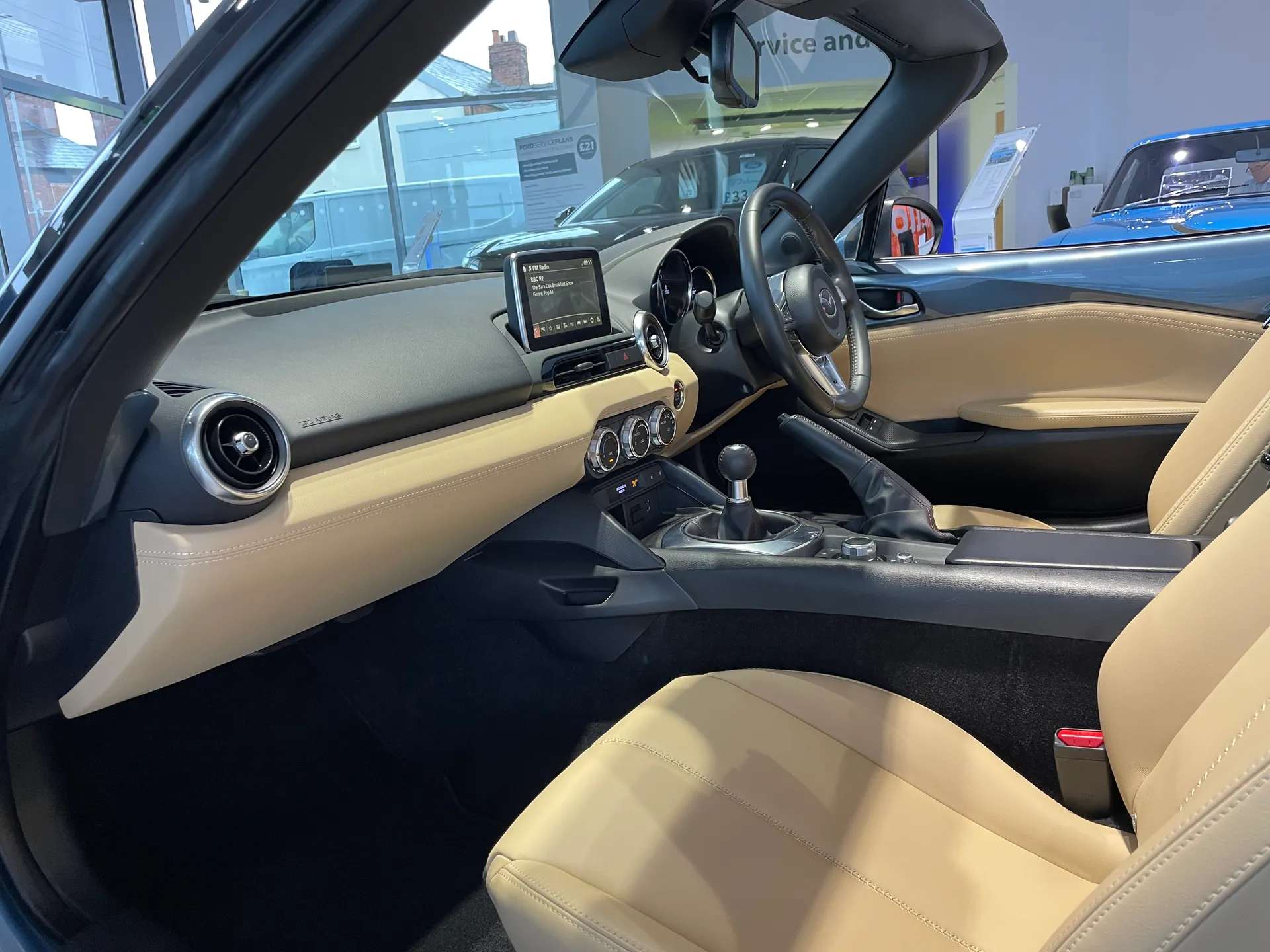 2017 MAZDA MX-5 2017 MAZDA MX-5
