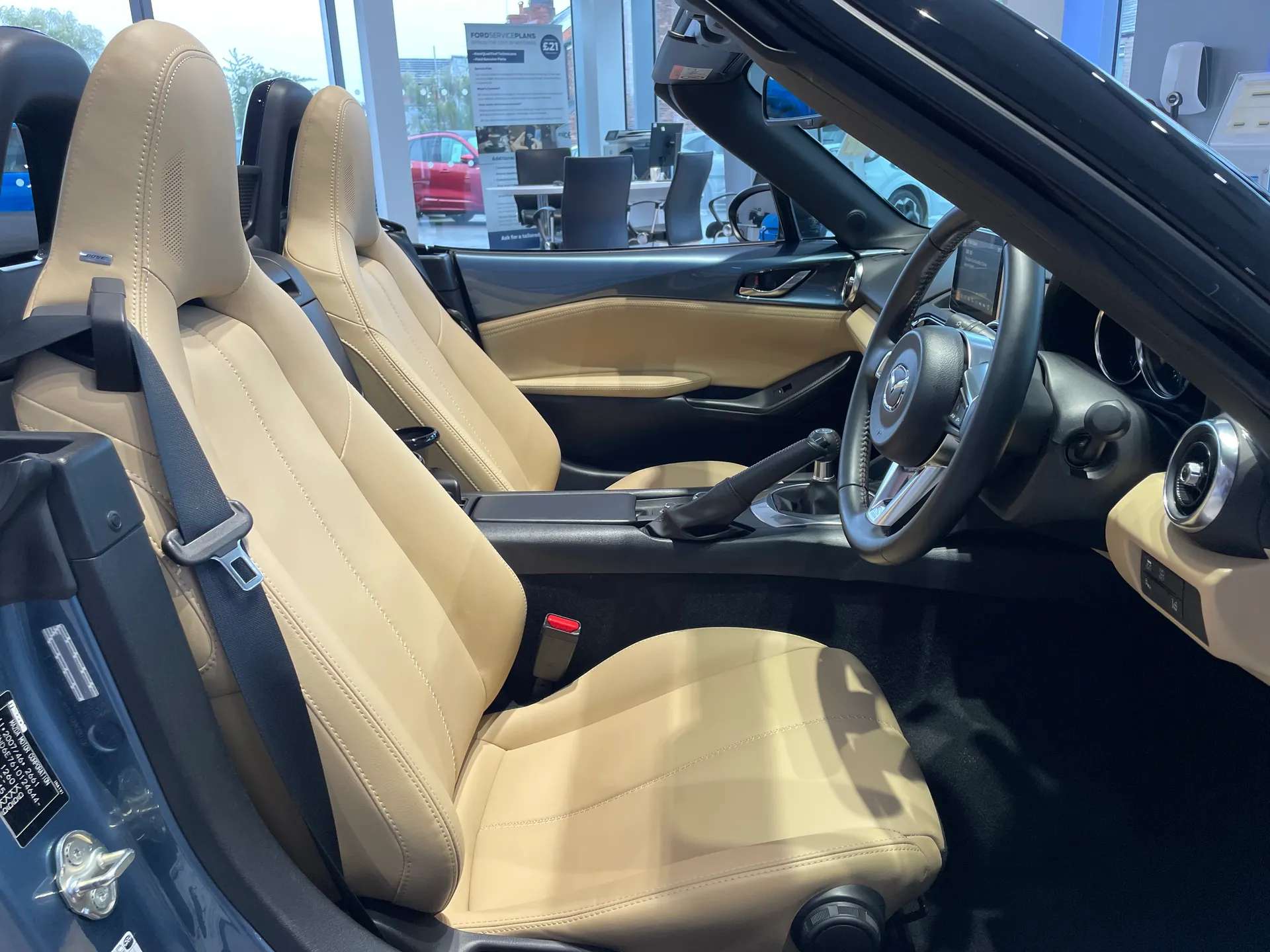 2017 MAZDA MX-5 2017 MAZDA MX-5