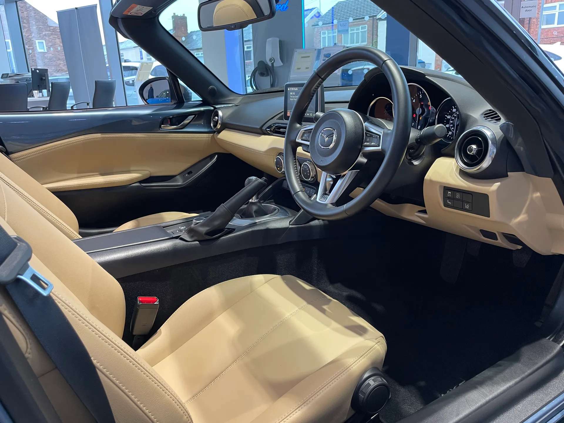 2017 MAZDA MX-5 2017 MAZDA MX-5