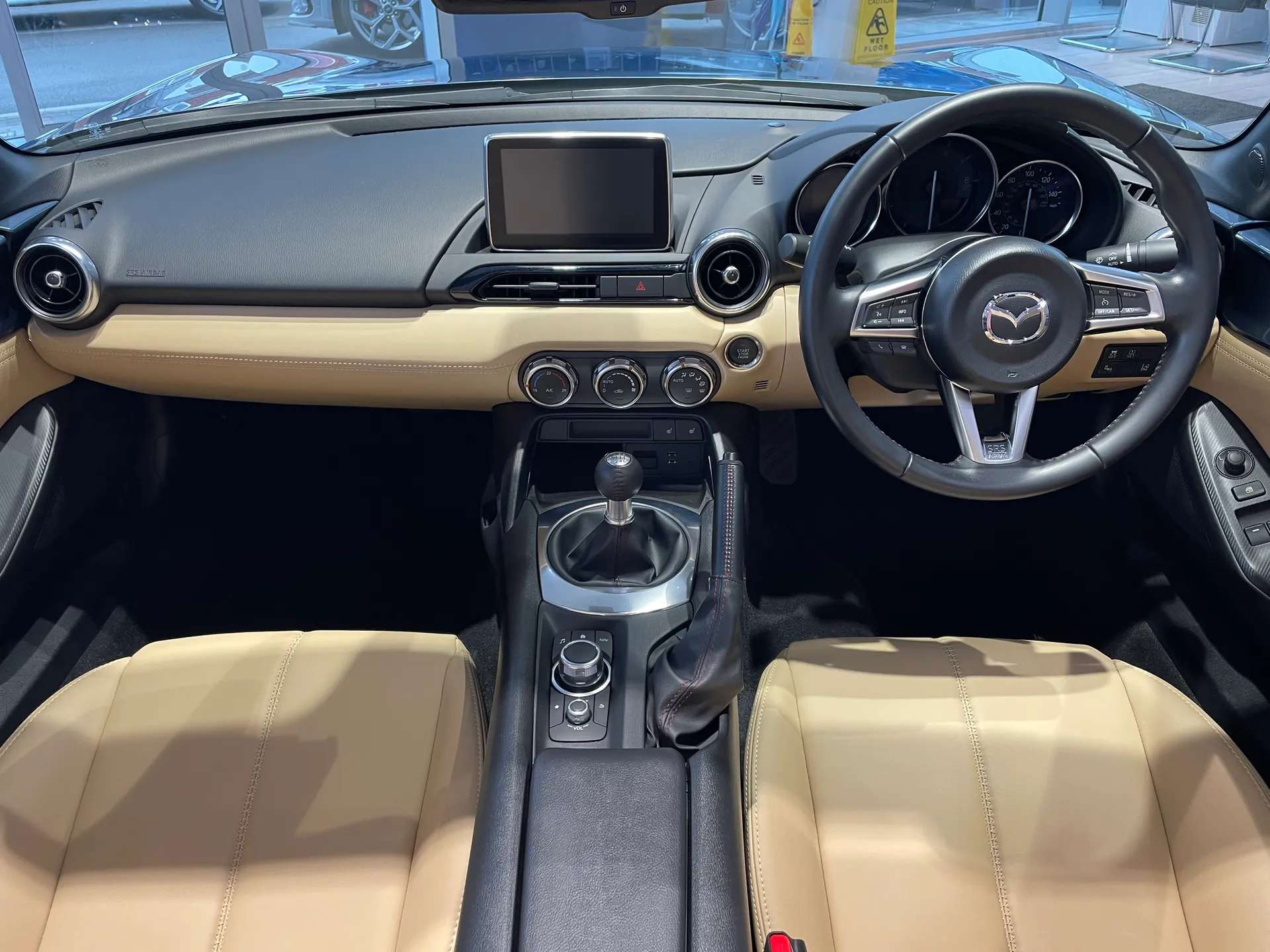 2017 MAZDA MX-5 2017 MAZDA MX-5