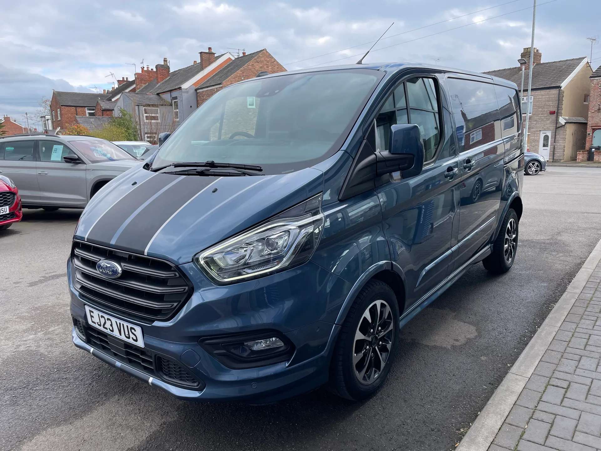 A 2023 FORD TRANSIT CUSTOM 2.0 EcoBlue 170ps Low Roof Sport Van Auto A 2023 FORD TRANSIT CUSTOM 2.0 EcoBlue 170ps Low Roof Sport Van Auto