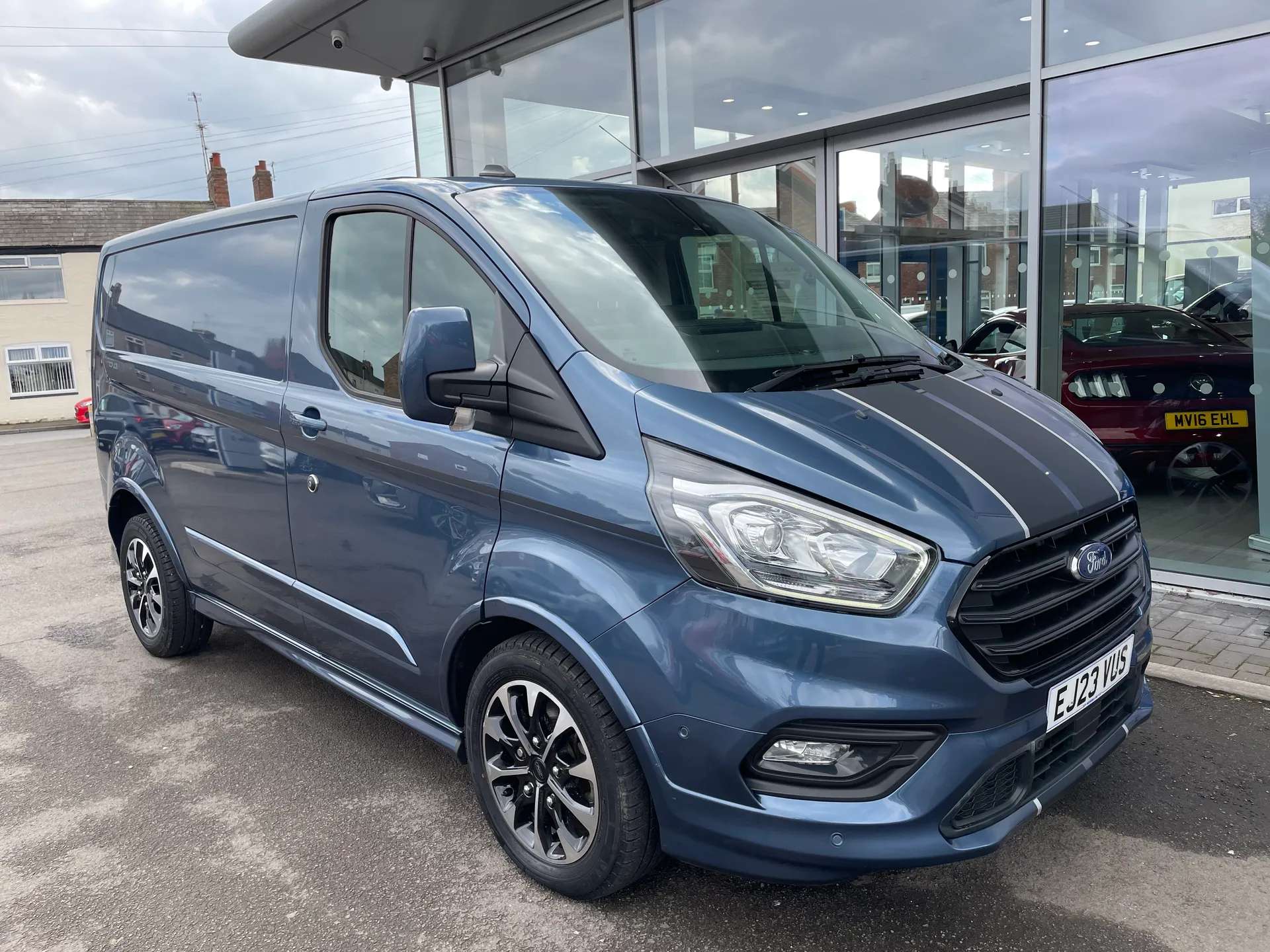 A 2023 FORD TRANSIT CUSTOM 2.0 EcoBlue 170ps Low Roof Sport Van Auto A 2023 FORD TRANSIT CUSTOM 2.0 EcoBlue 170ps Low Roof Sport Van Auto