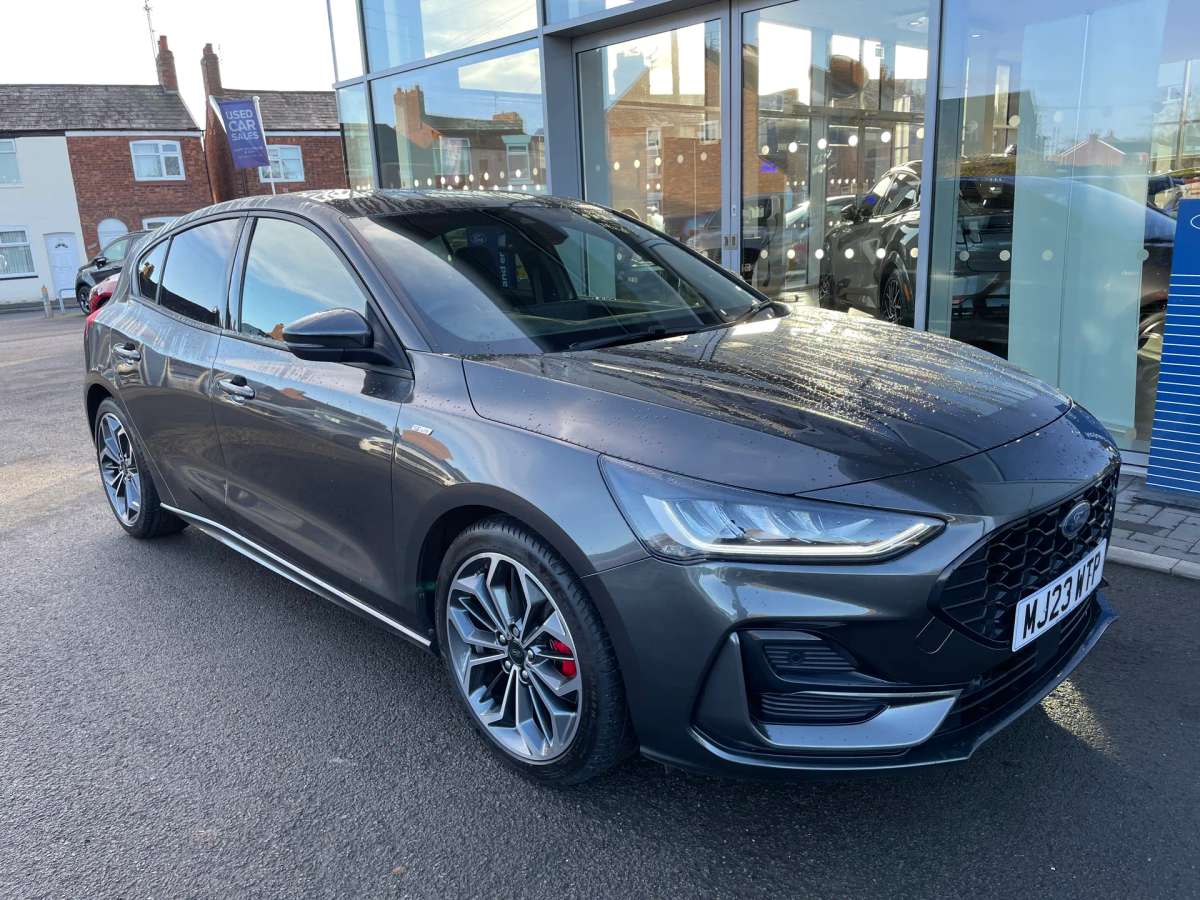 Check out this Ford Focus 2023 Petrol Manual