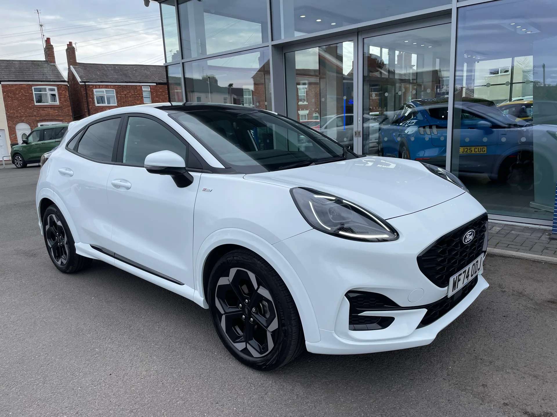 A 2024 FORD PUMA 1.0 EcoBoost Hybrid mHEV ST-Line X 5dr A 2024 FORD PUMA 1.0 EcoBoost Hybrid mHEV ST-Line X 5dr