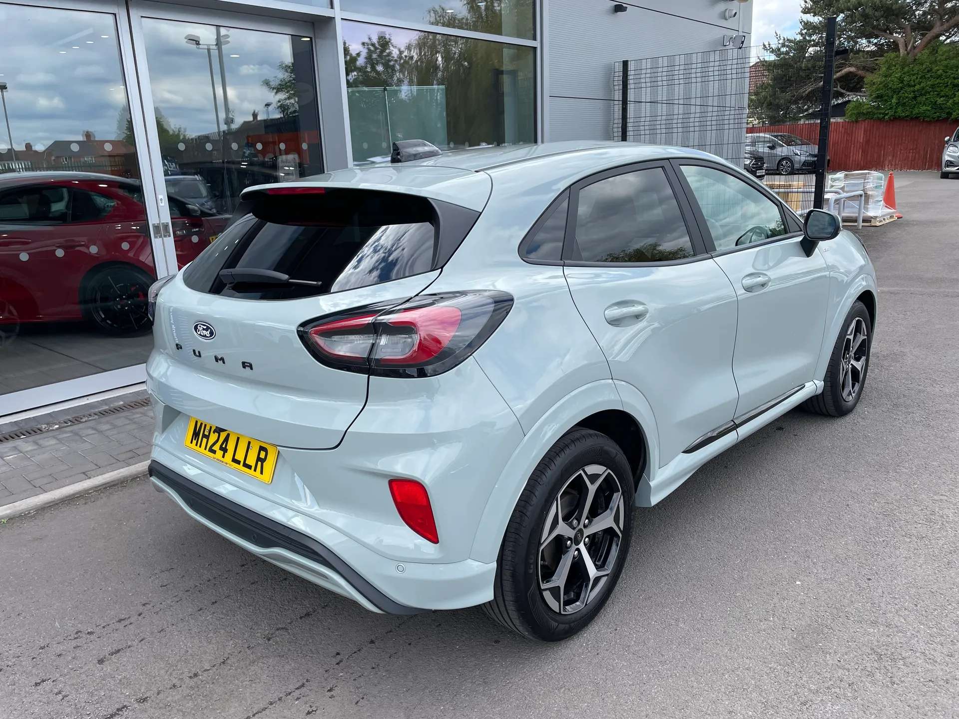 A 2024 FORD PUMA 1.0 EcoBoost Hybrid mHEV ST-Line 5dr DCT A 2024 FORD PUMA 1.0 EcoBoost Hybrid mHEV ST-Line 5dr DCT
