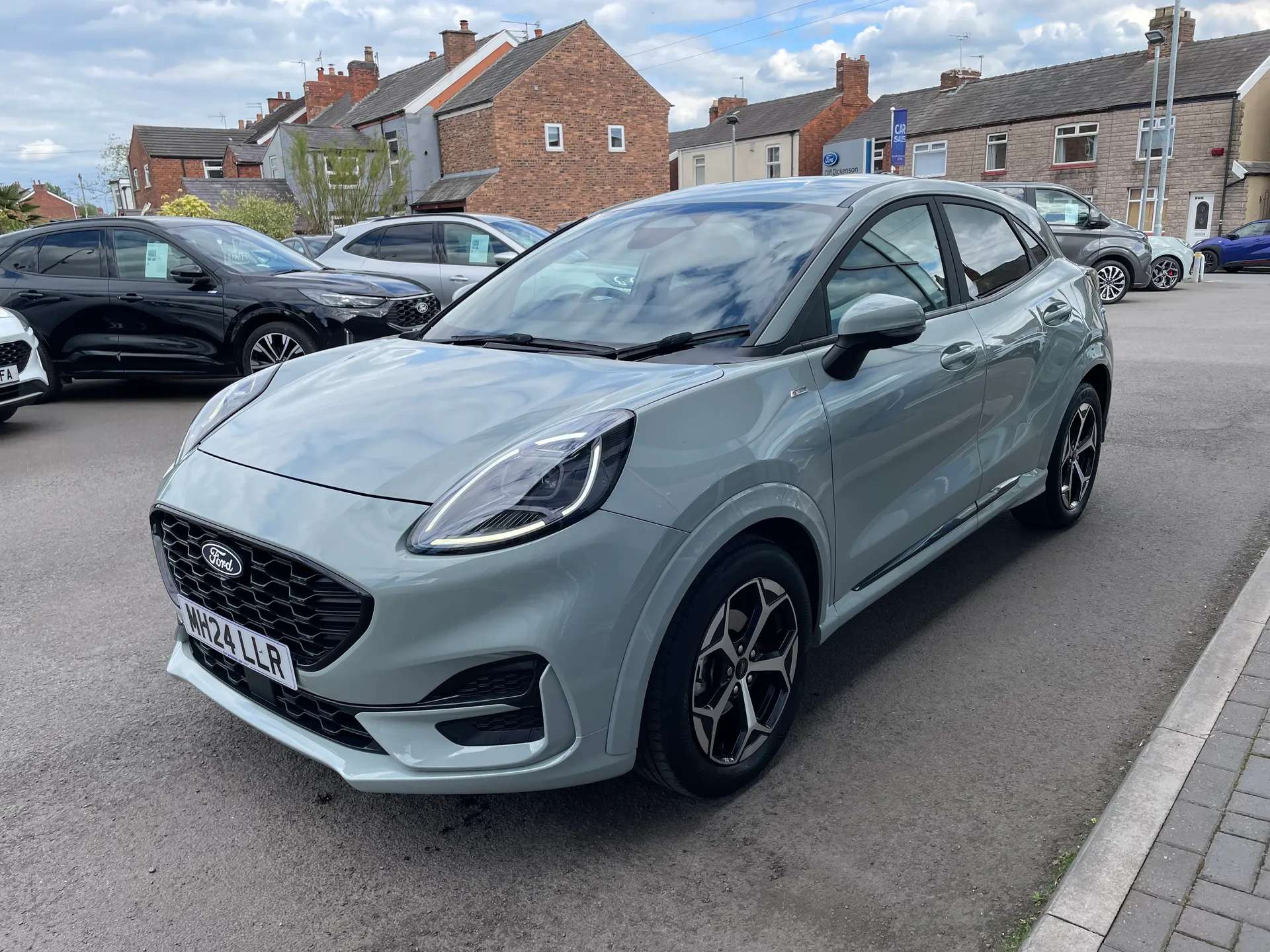 A 2024 FORD PUMA 1.0 EcoBoost Hybrid mHEV ST-Line 5dr DCT A 2024 FORD PUMA 1.0 EcoBoost Hybrid mHEV ST-Line 5dr DCT