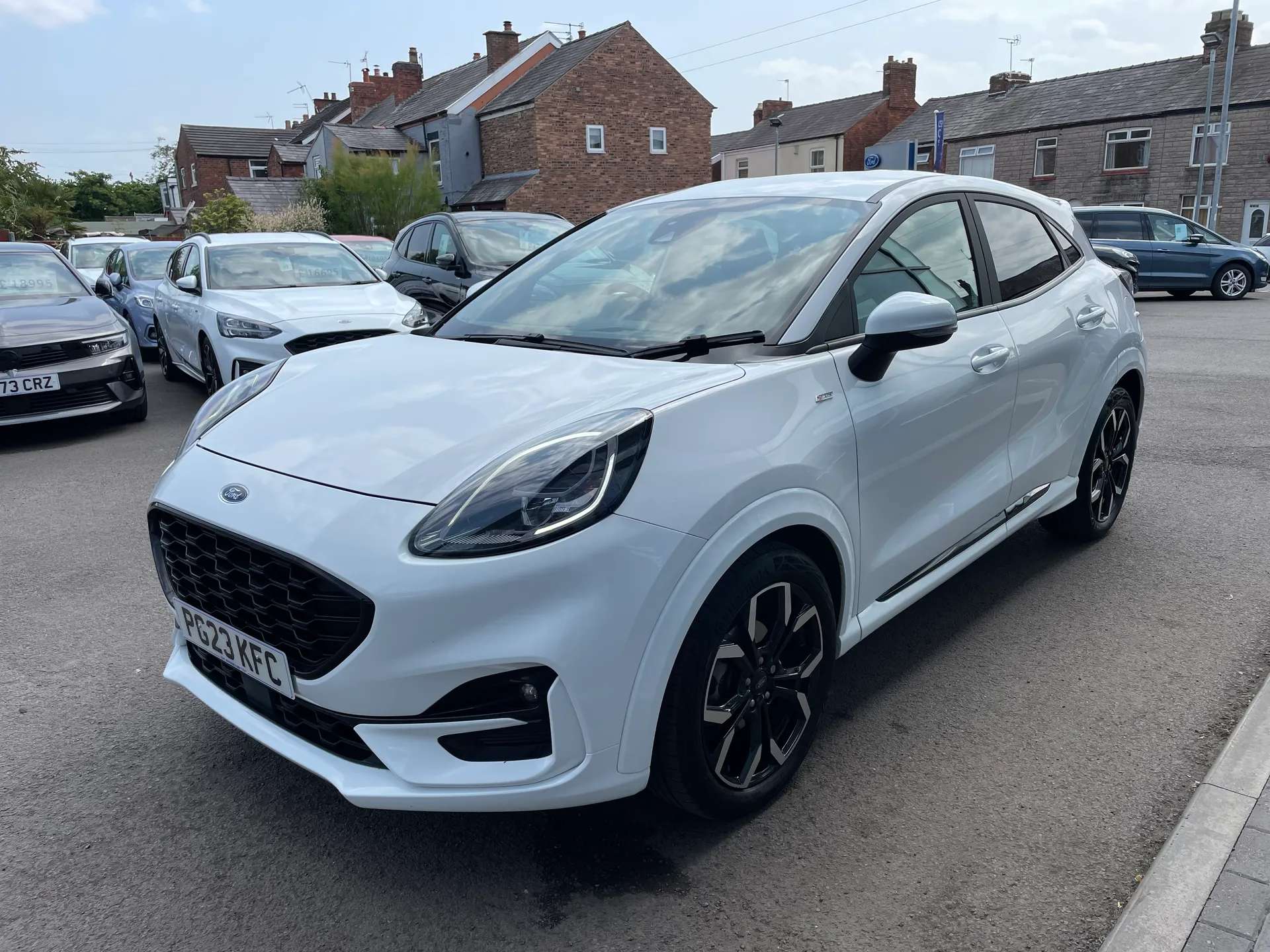 A 2023 FORD PUMA 1.0 EcoBoost Hybrid mHEV ST-Line X 5dr A 2023 FORD PUMA 1.0 EcoBoost Hybrid mHEV ST-Line X 5dr