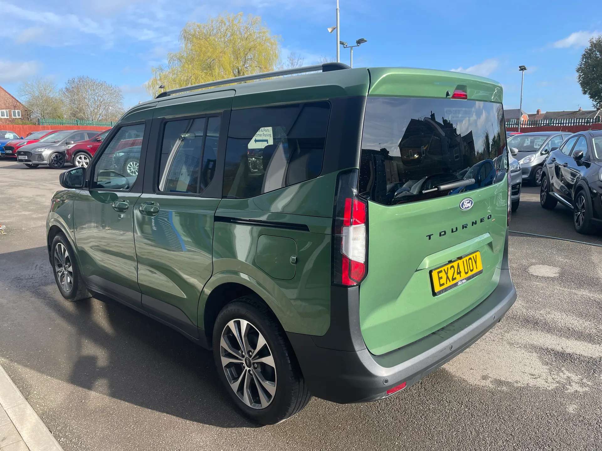 A 2024 FORD TOURNEO COURIER 1.0 EcoBoost Titanium 5dr A 2024 FORD TOURNEO COURIER 1.0 EcoBoost Titanium 5dr