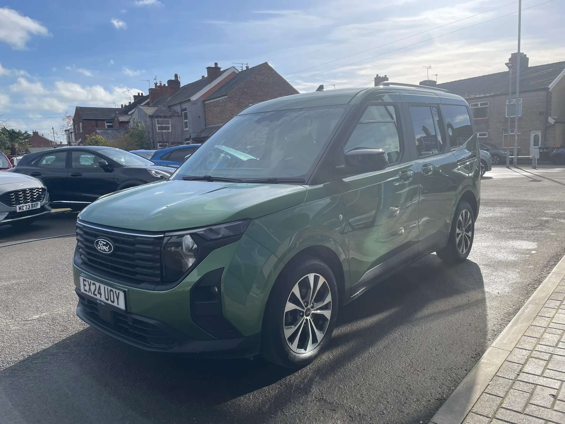 A 2024 FORD TOURNEO COURIER 1.0 EcoBoost Titanium 5dr A 2024 FORD TOURNEO COURIER 1.0 EcoBoost Titanium 5dr