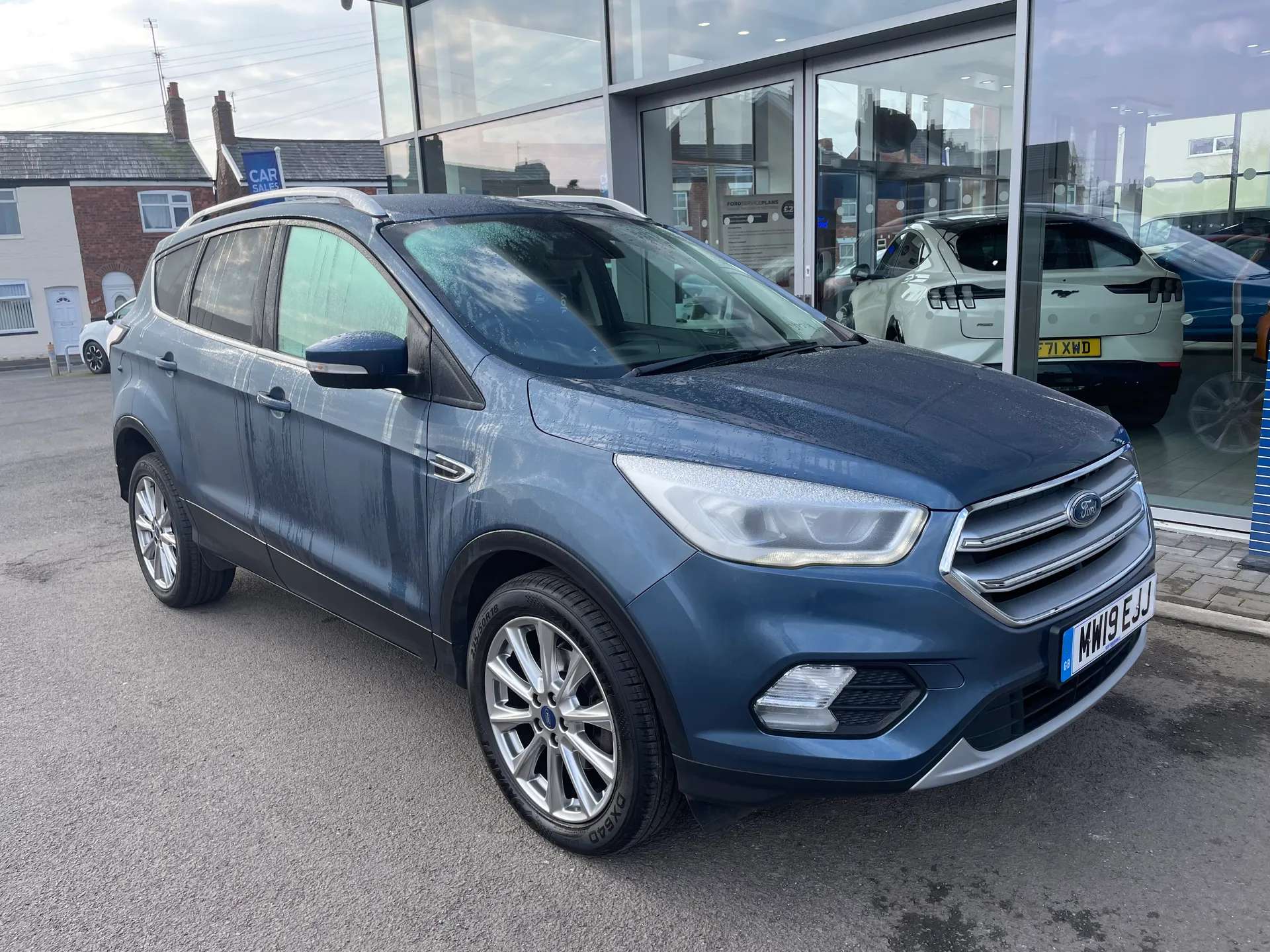 A 2019 FORD KUGA 1.5 TDCi Titanium Edition 5dr 2WD A 2019 FORD KUGA 1.5 TDCi Titanium Edition 5dr 2WD