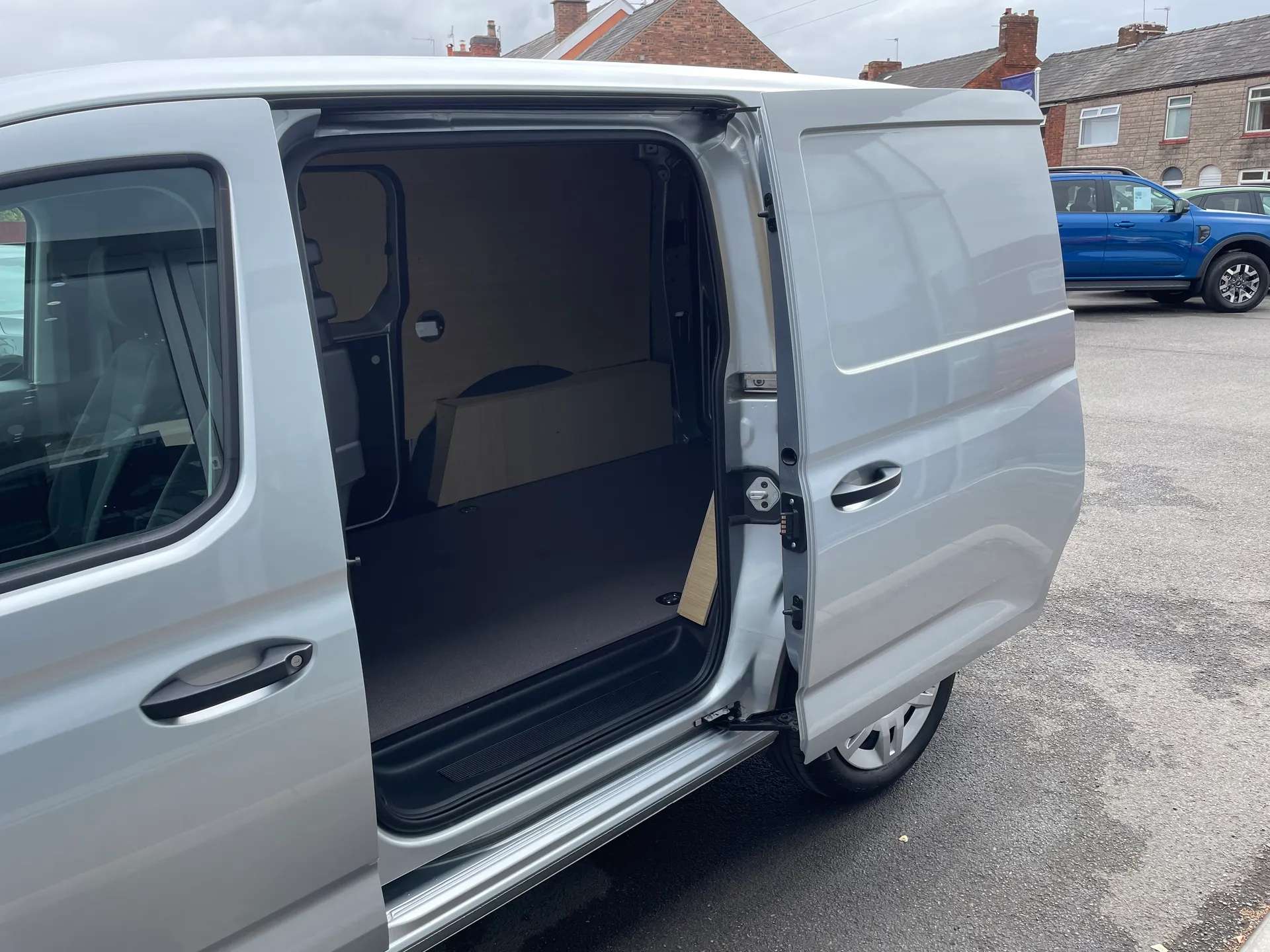 A 2024 FORD TRANSIT CONNECT 2.0 EcoBlue 122ps Trend Van Auto A 2024 FORD TRANSIT CONNECT 2.0 EcoBlue 122ps Trend Van Auto
