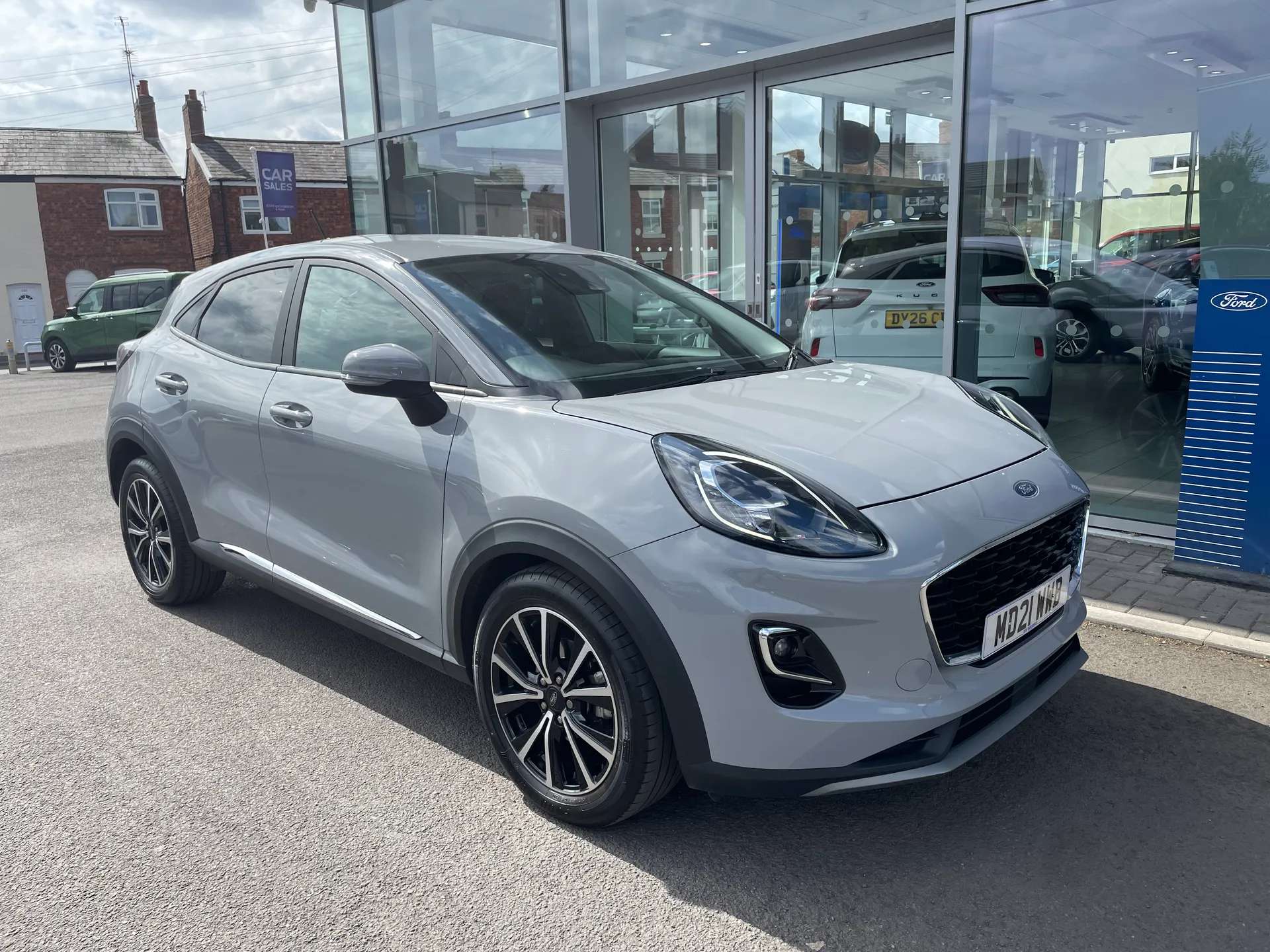A 2021 FORD PUMA 1.0 EcoBoost Hybrid mHEV Titanium 5dr A 2021 FORD PUMA 1.0 EcoBoost Hybrid mHEV Titanium 5dr