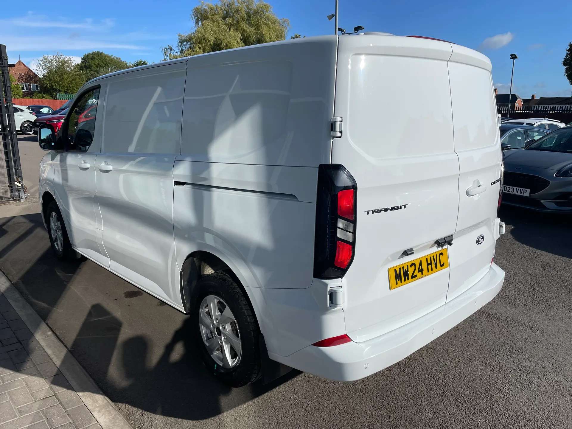 A 0 FORD TRANSIT CUSTOM 2.0 EcoBlue 136ps H1 Van Limited A 0 FORD TRANSIT CUSTOM 2.0 EcoBlue 136ps H1 Van Limited