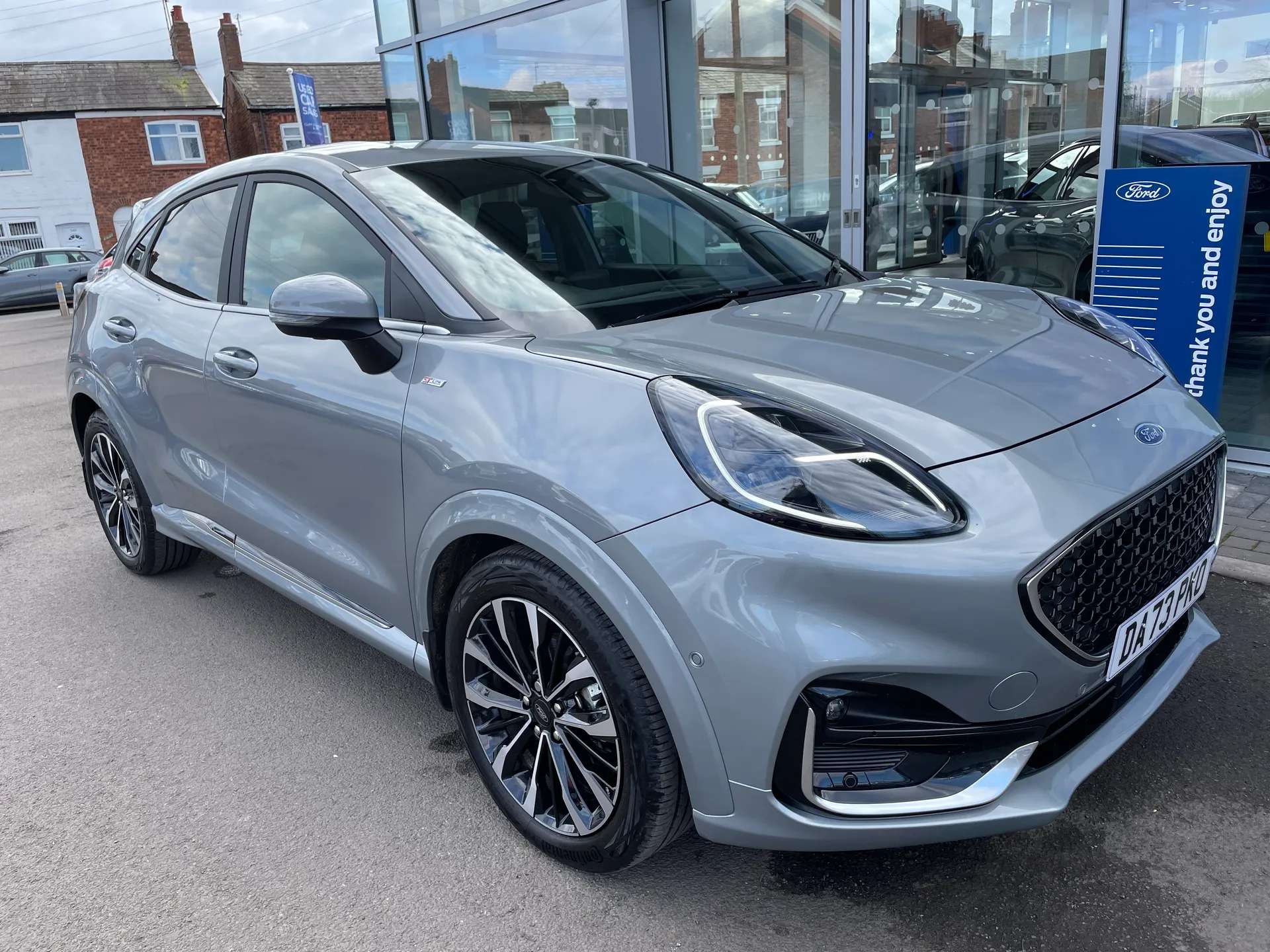 A 2023 FORD PUMA 1.0 EcoBoost Hybrid mHEV ST-Line Vignale 5dr A 2023 FORD PUMA 1.0 EcoBoost Hybrid mHEV ST-Line Vignale 5dr