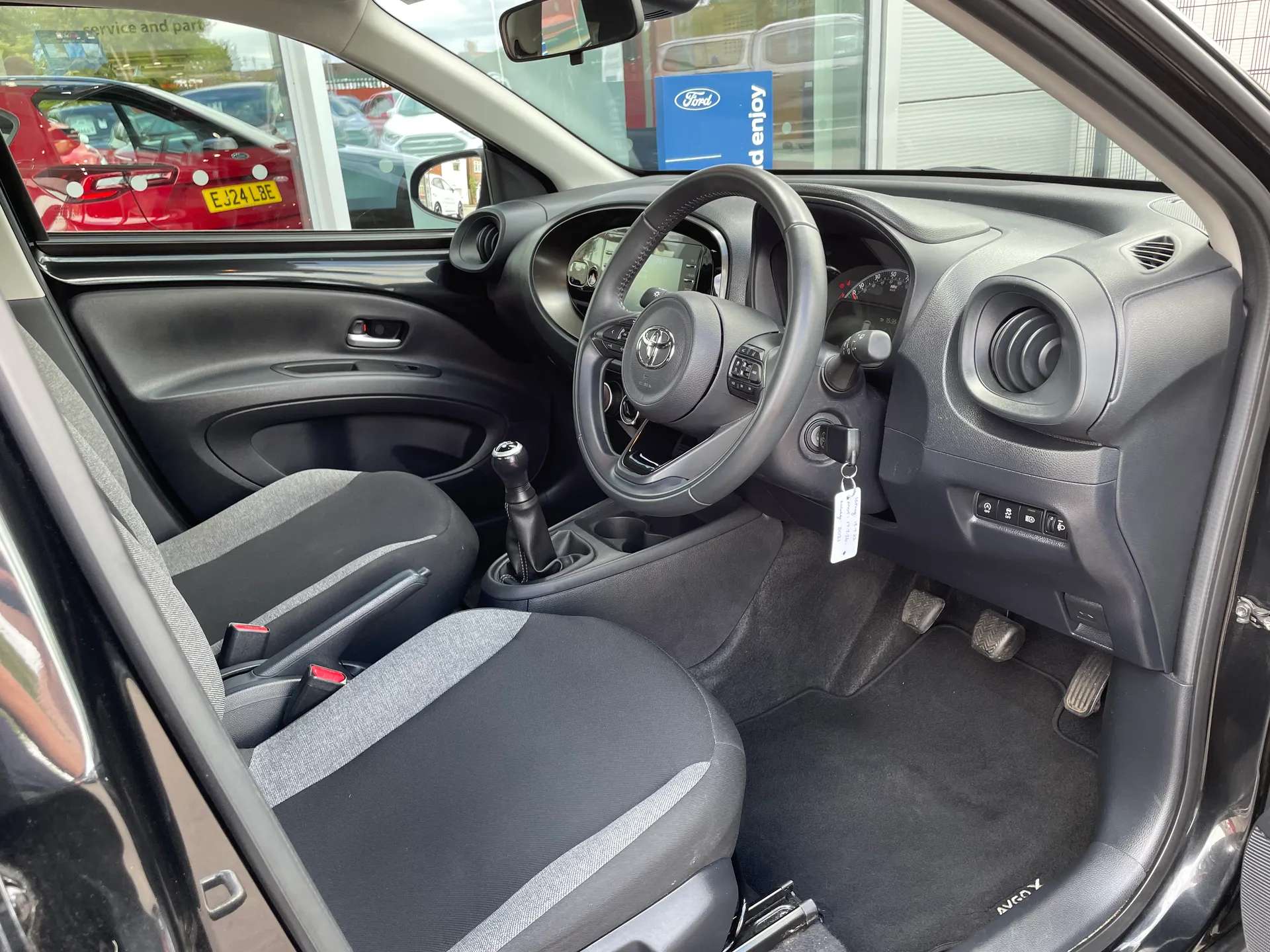 2022 TOYOTA AYGO X 2022 TOYOTA AYGO X