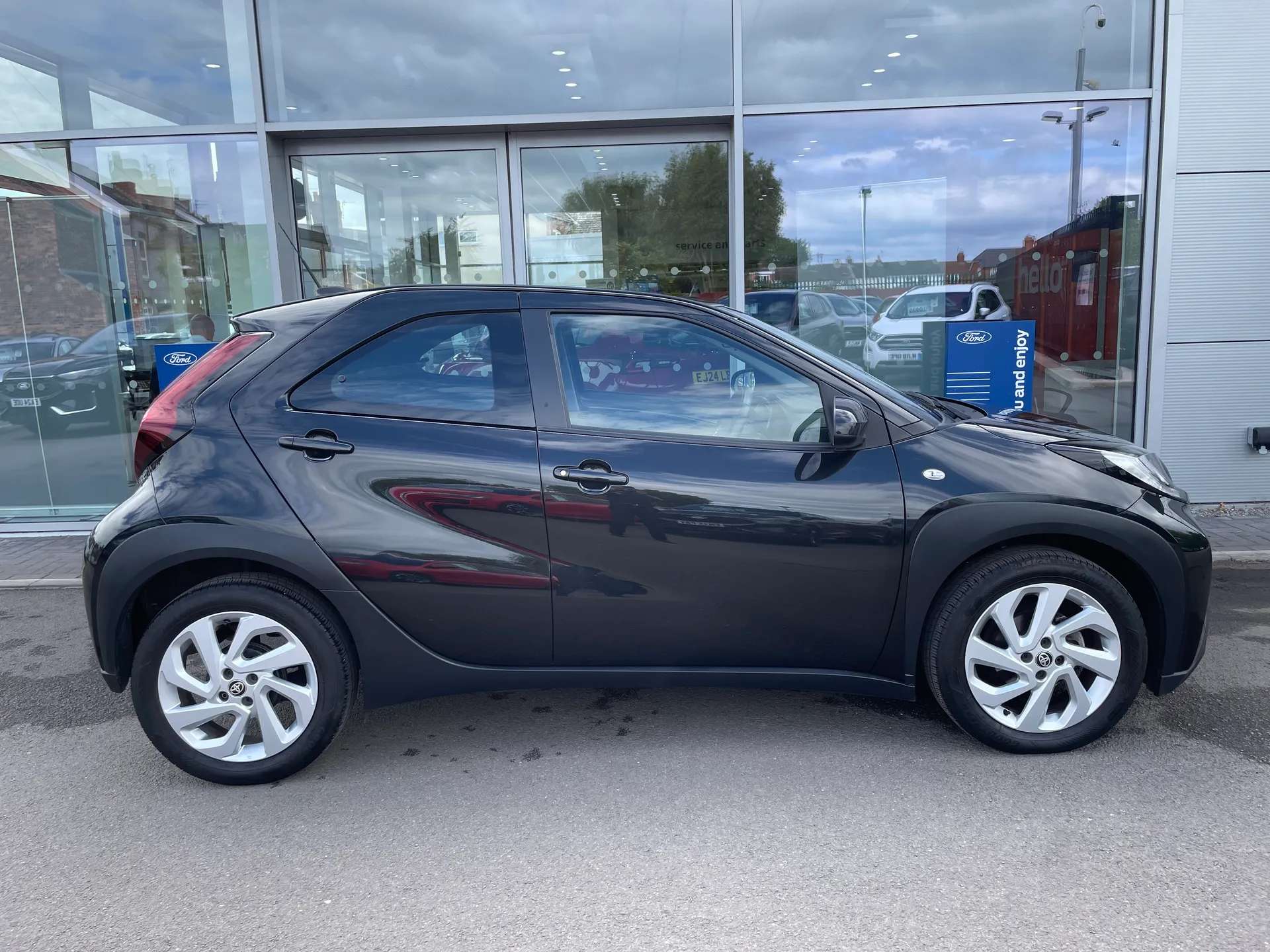 2022 TOYOTA AYGO X 2022 TOYOTA AYGO X