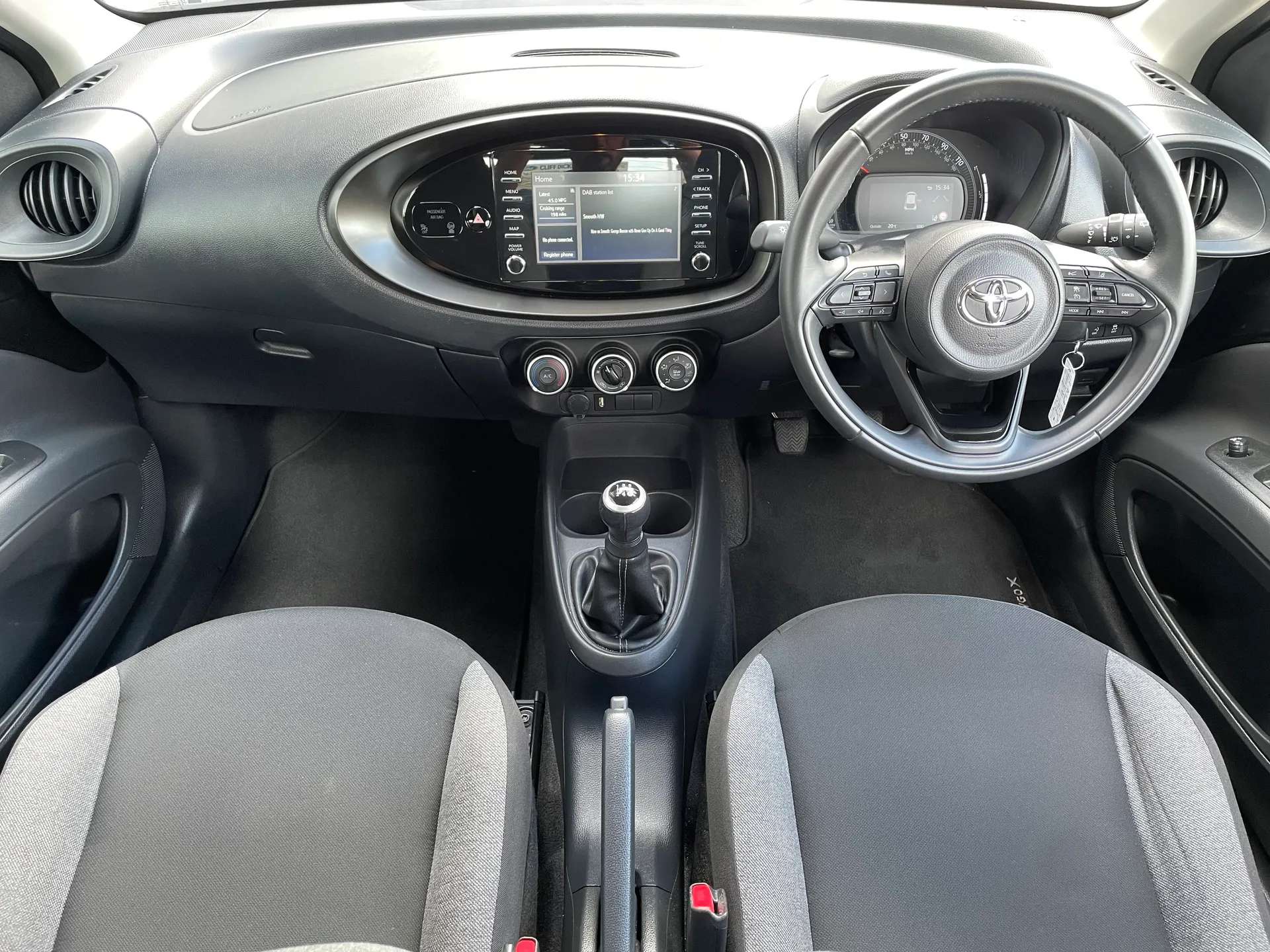 2022 TOYOTA AYGO X 2022 TOYOTA AYGO X