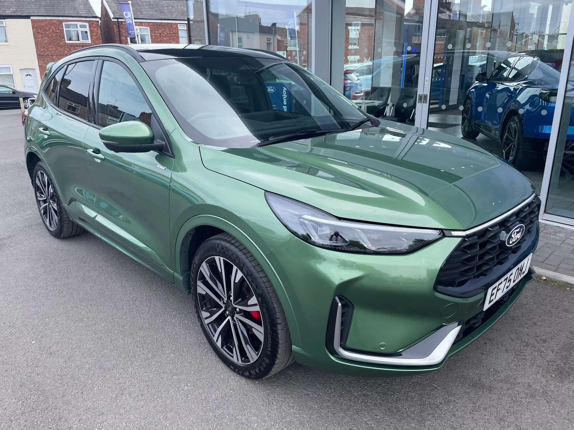 A 2025 FORD KUGA 2.5 FHEV ST-Line X 5dr 4WD CVT A 2025 FORD KUGA 2.5 FHEV ST-Line X 5dr 4WD CVT