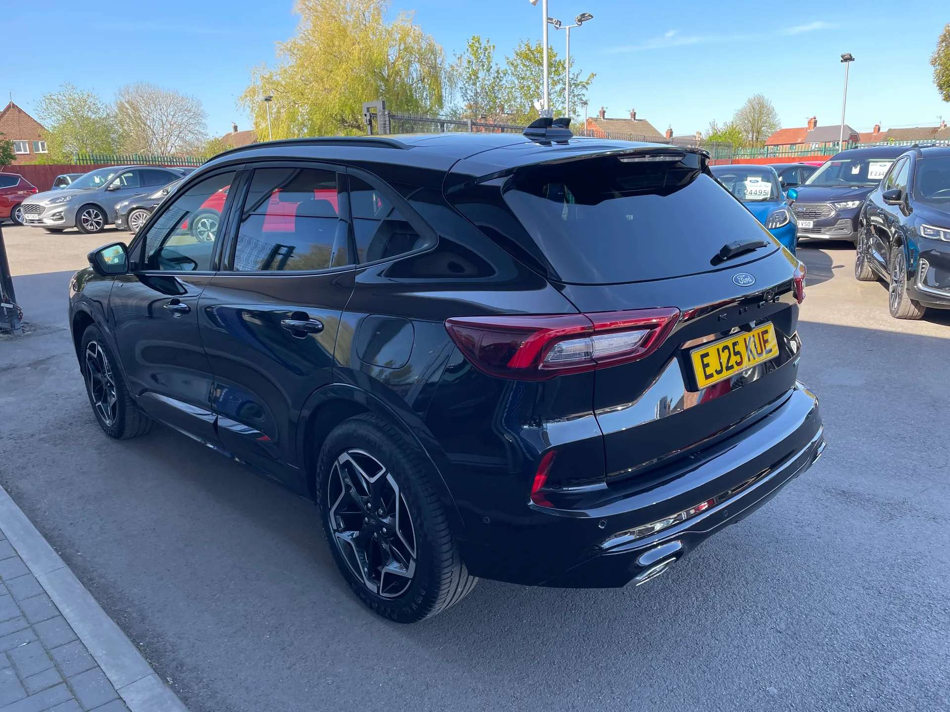A 2025 FORD KUGA 2.5 FHEV ST-Line X 5dr 4WD CVT A 2025 FORD KUGA 2.5 FHEV ST-Line X 5dr 4WD CVT