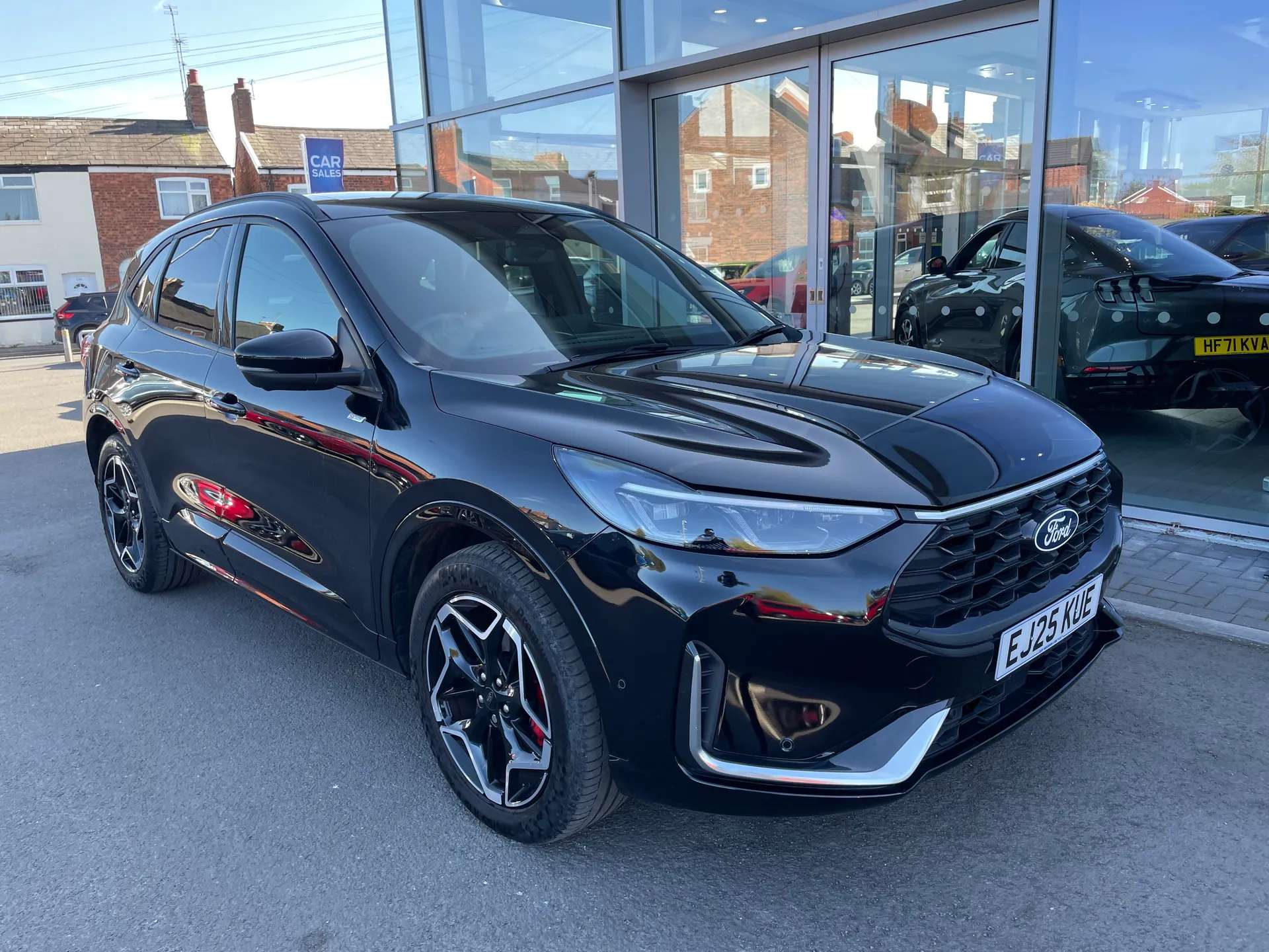 A 2025 FORD KUGA 2.5 FHEV ST-Line X 5dr 4WD CVT A 2025 FORD KUGA 2.5 FHEV ST-Line X 5dr 4WD CVT