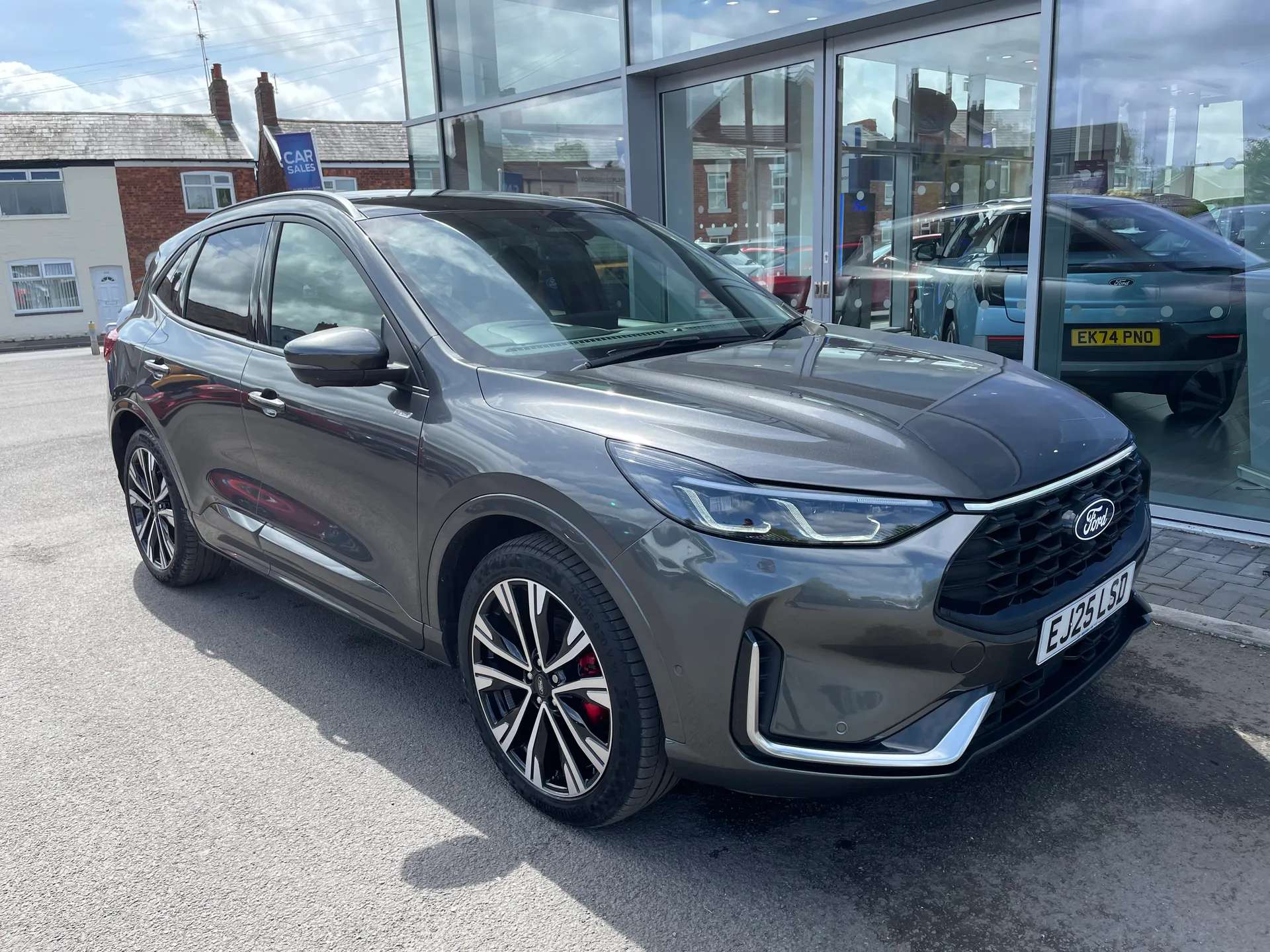 A 2025 FORD KUGA 2.5 FHEV ST-Line X 5dr 4WD CVT A 2025 FORD KUGA 2.5 FHEV ST-Line X 5dr 4WD CVT