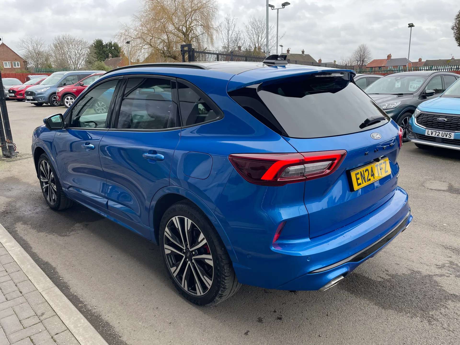 A 2024 FORD KUGA 2.5 FHEV ST-Line X 5dr 4WD CVT A 2024 FORD KUGA 2.5 FHEV ST-Line X 5dr 4WD CVT